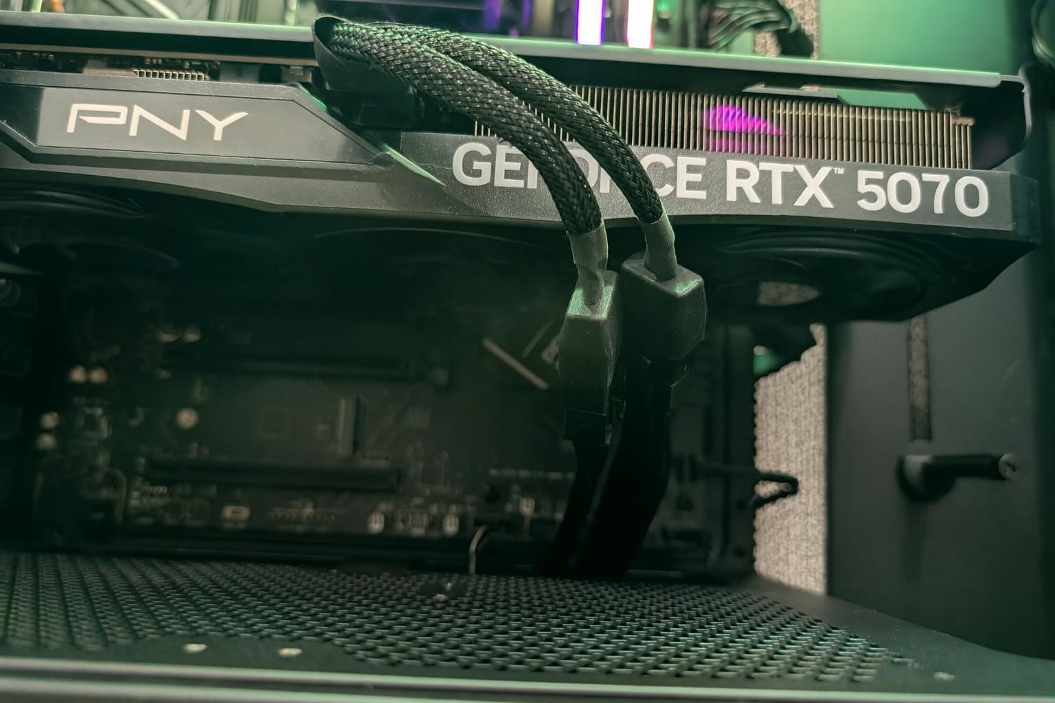"Framed" Corsair Frame 4000D Build | 7800X3D | RTX 5070 | 32GB Ram | 2TB Storage