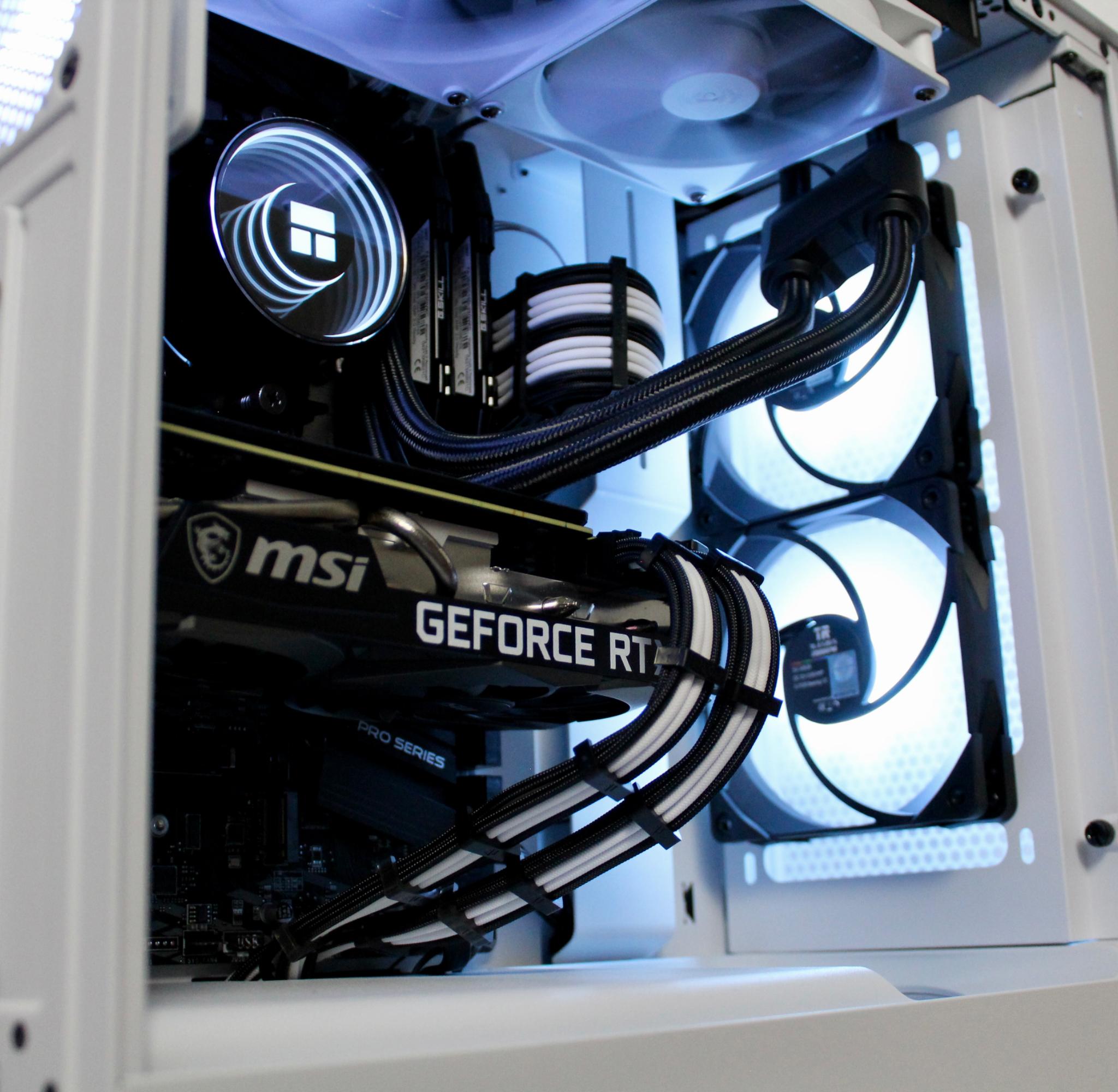⚪️ Domino ⚫️ Ryzen 5 5600 | RTX 3060 Ti | 32GB DDR4 | 1TB M.2 | W11 + WiFi
