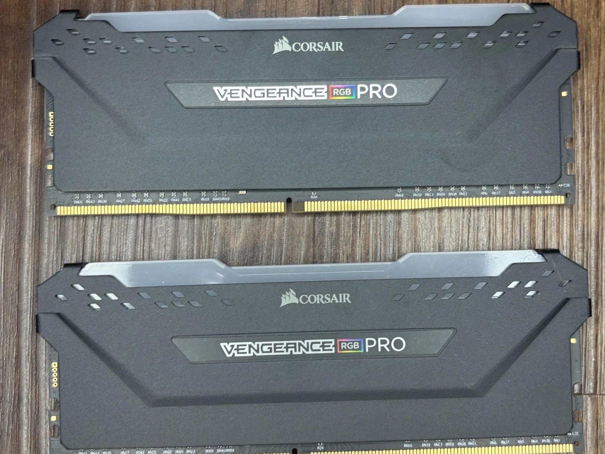 Corsair Vengeance RGB Pro 32GB (2x16GB) RAM DDR4 3200MHz CMW32GX4M2D3200C18