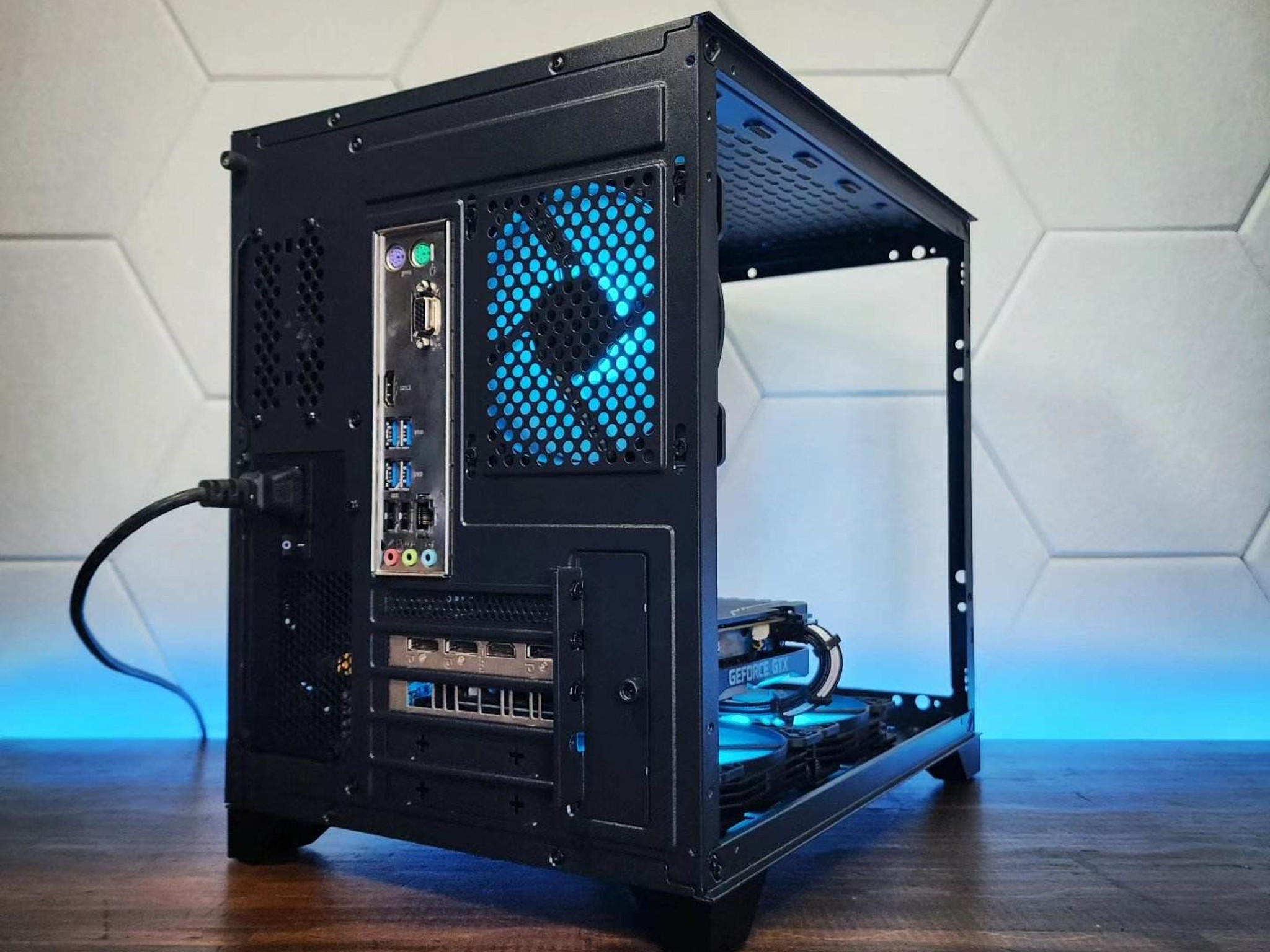 💙🖤💙 GTX 1660 Super // Ryzen 3 4100 // 16GB 3600MHz // 500GB NVMe Gen 4