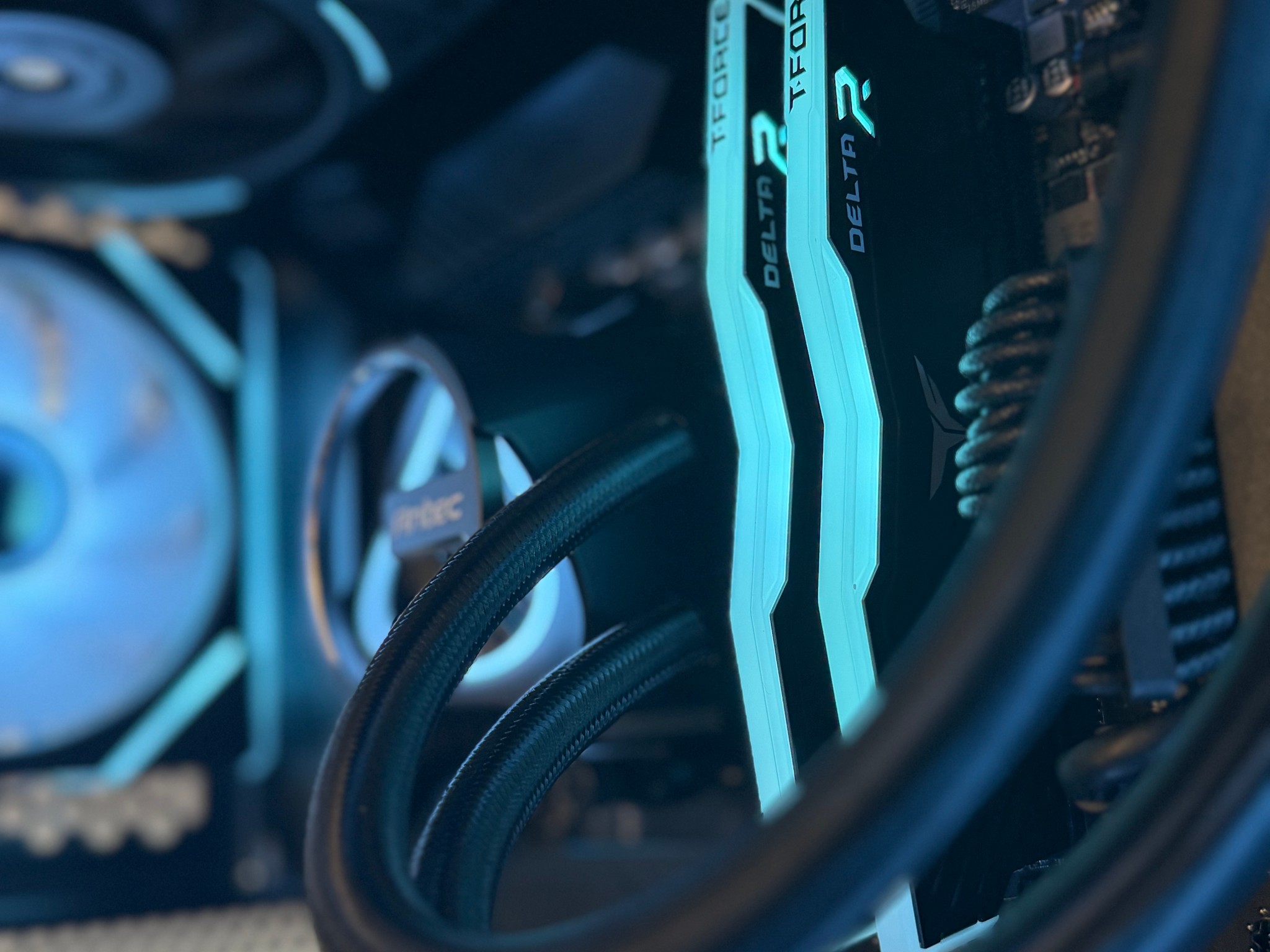 🔥 Gaming PC – Arc A750 SPARKLE ROC OC | Ryzen 5 5500 | WiFi | Windows 11 Pro | NZXT H5 Flow 🔥