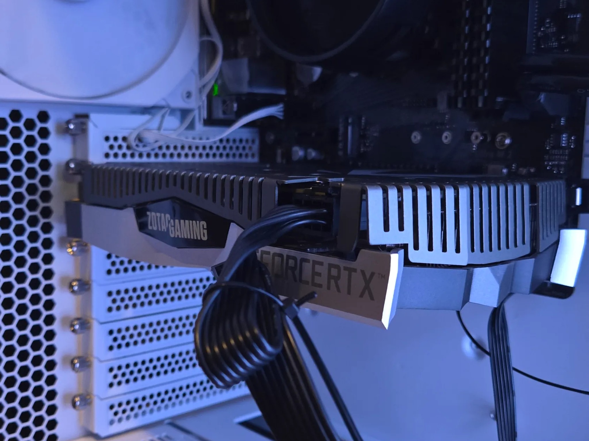 🏒Esports Pro🏒 RTX 2060 / RYZEN 5 4500 / 632GB SSD / 16GB DDR4