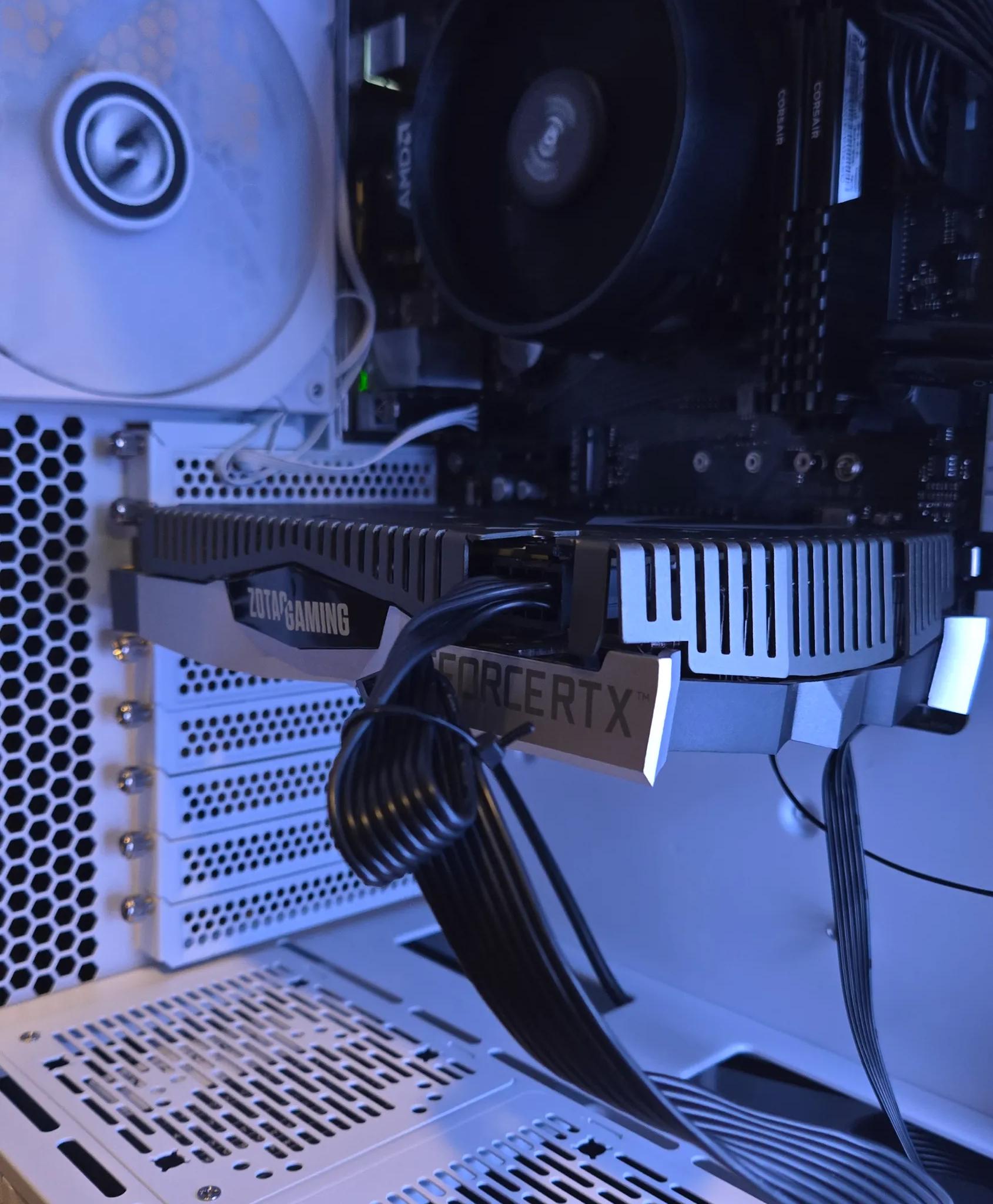 🏒Esports Pro🏒 RTX 2060 / RYZEN 5 4500 / 632GB SSD / 16GB DDR4