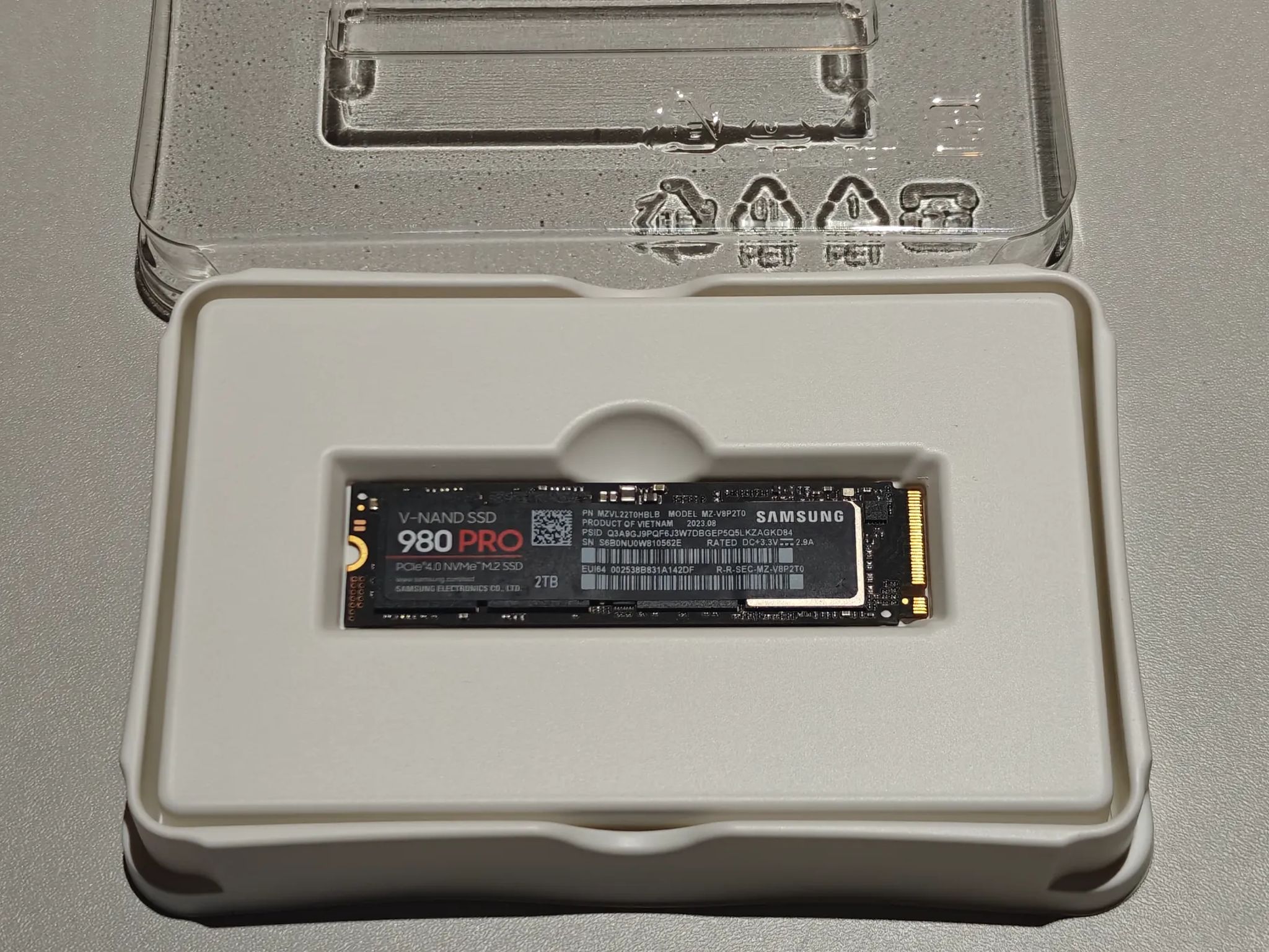 Samsung 980 PRO 2TB PCIE 4.0 x 4 NVMe Gen4 M.2 SSD MZ-V8P2T0 7,000MB/s