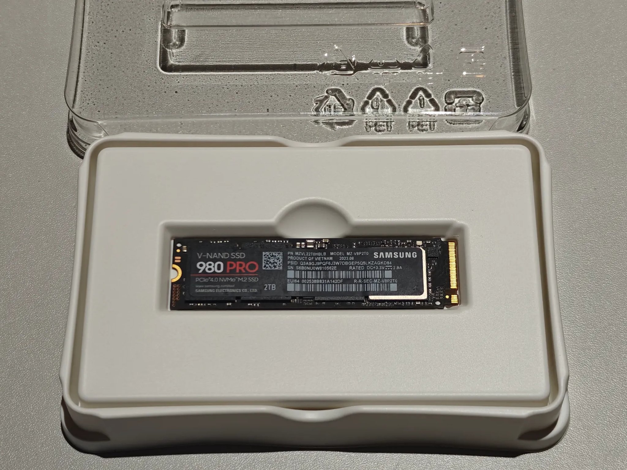 Samsung 980 PRO 2TB PCIE 4.0 x 4 NVMe Gen4 M.2 SSD MZ-V8P2T0 7,000MB/s