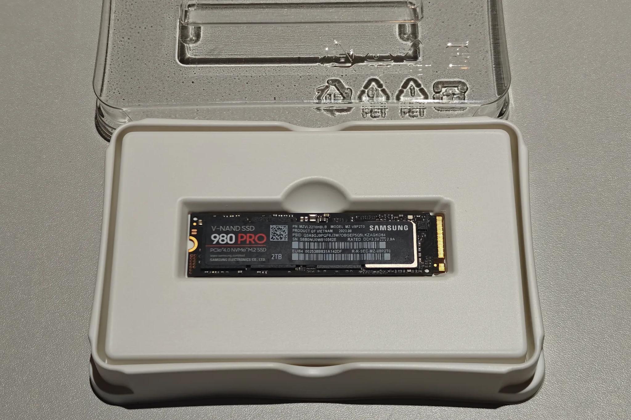 Samsung 980 PRO 2TB PCIE 4.0 x 4 NVMe Gen4 M.2 SSD MZ-V8P2T0 7,000MB/s