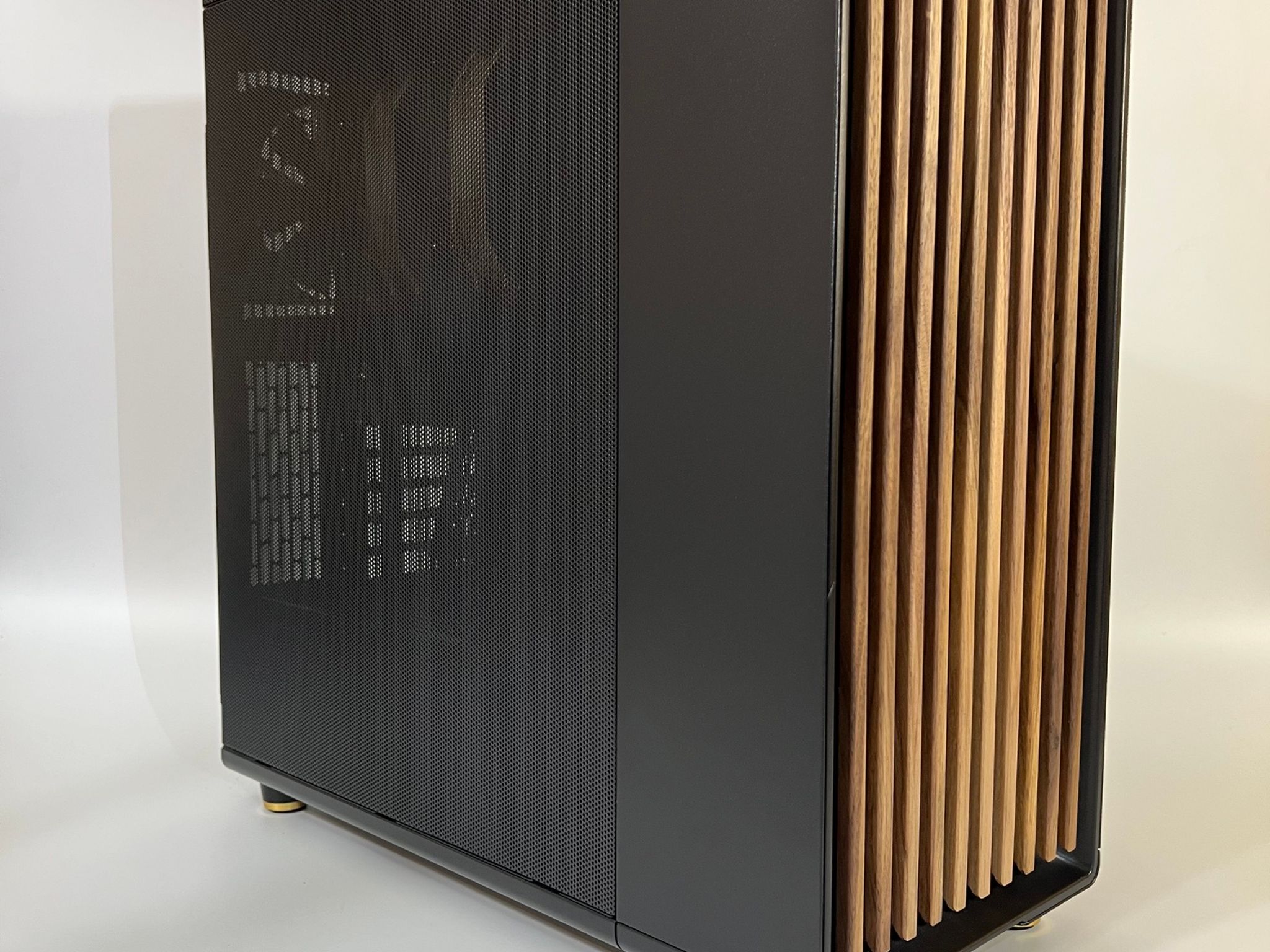 Radeon RX 9070 XT Custom Gaming PC - Ryzen 7 7800X3D, 32GB RAM, 2TB NVMe SSD