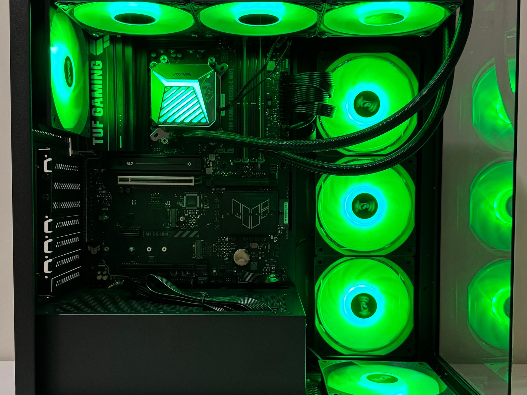 AMD X3D Ryzen 5 7500X3D 32GB DDR5 RAM 1TB Gen5 NVMe SSD ASUS B650E-E TUF MONTECH 850W Barebone PC