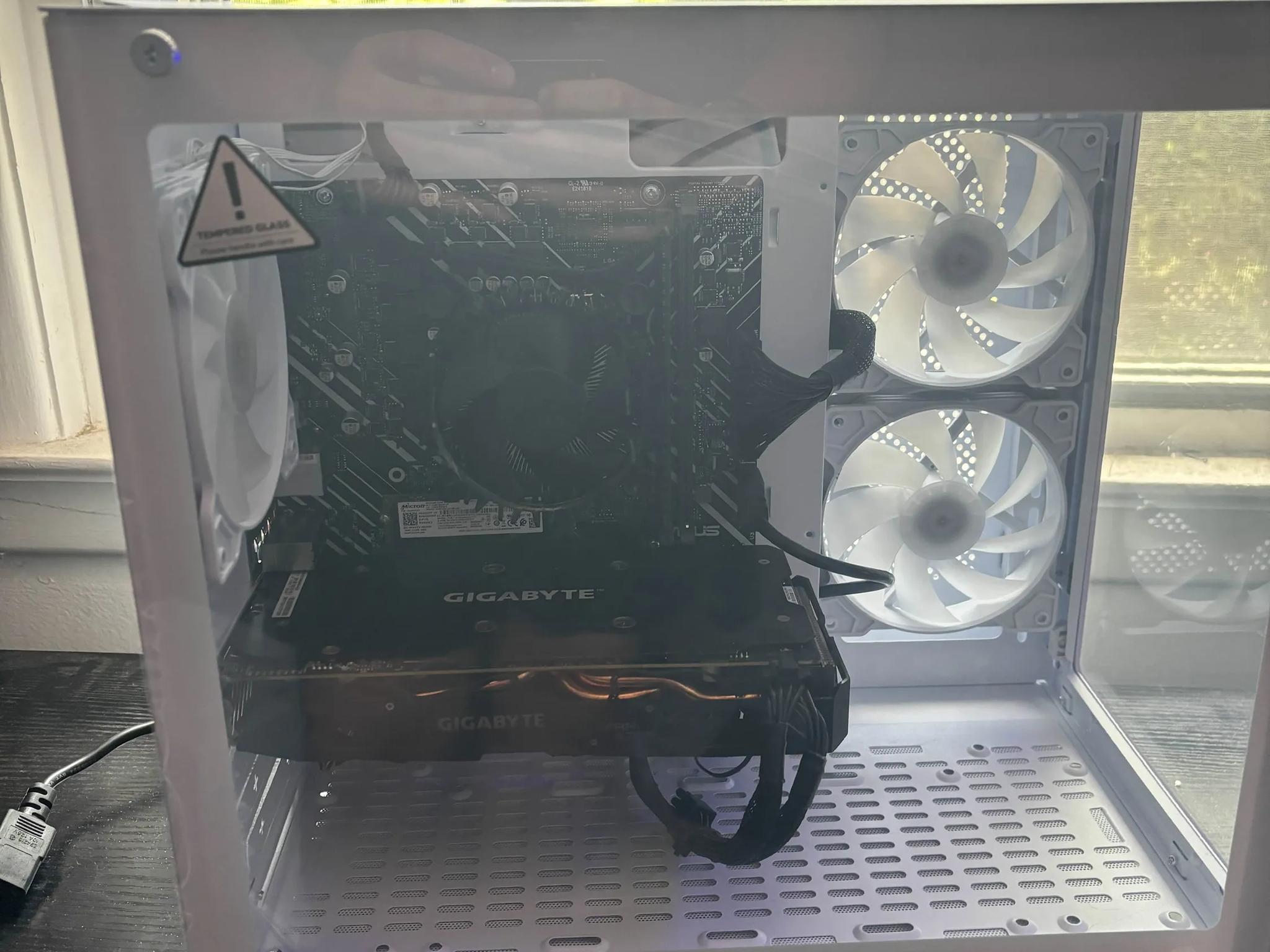 GAMING PC i5 12TH GEN RADEON RX 570 RGB Lighting RGB Fans Computer
