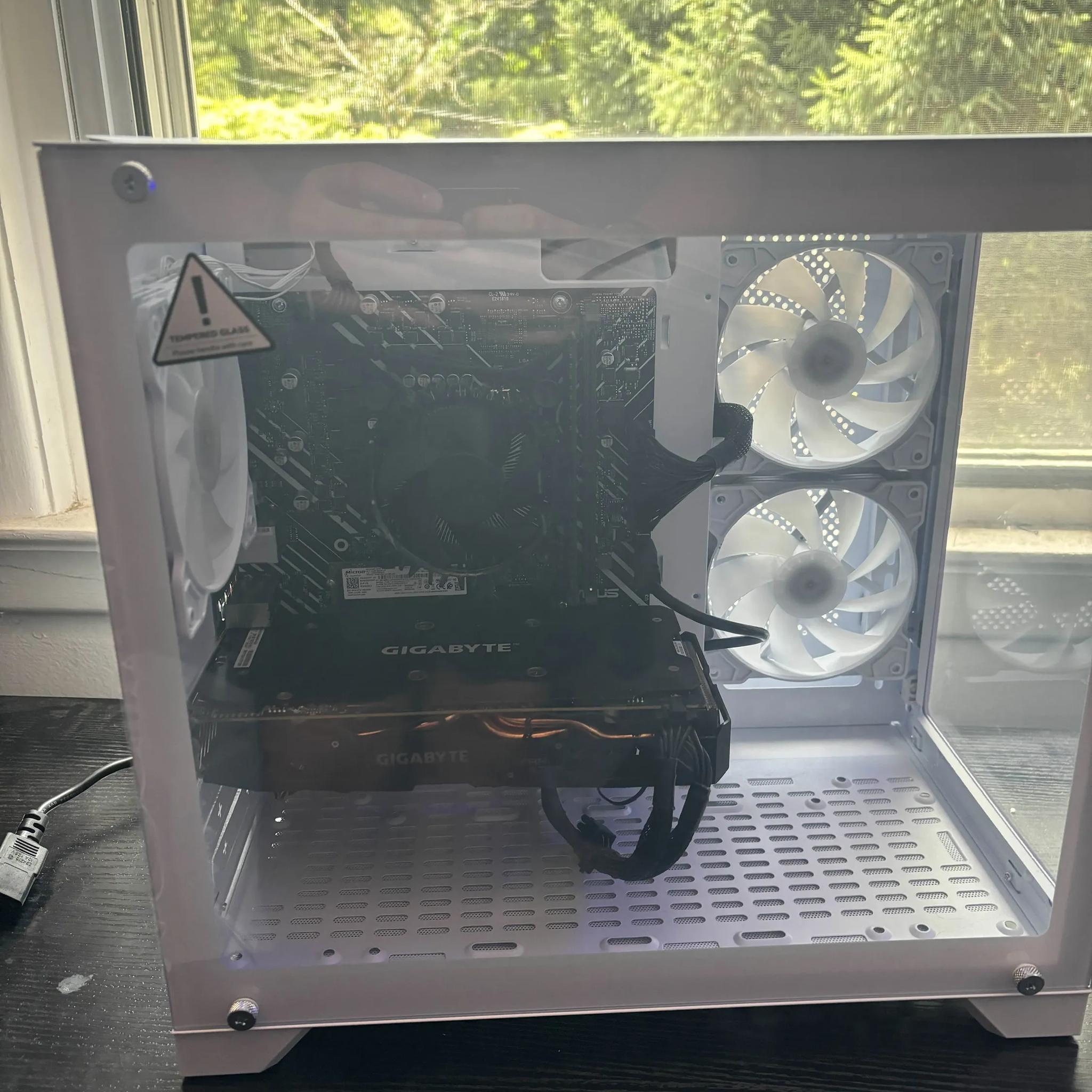 GAMING PC i5 12TH GEN RADEON RX 570 RGB Lighting RGB Fans Computer