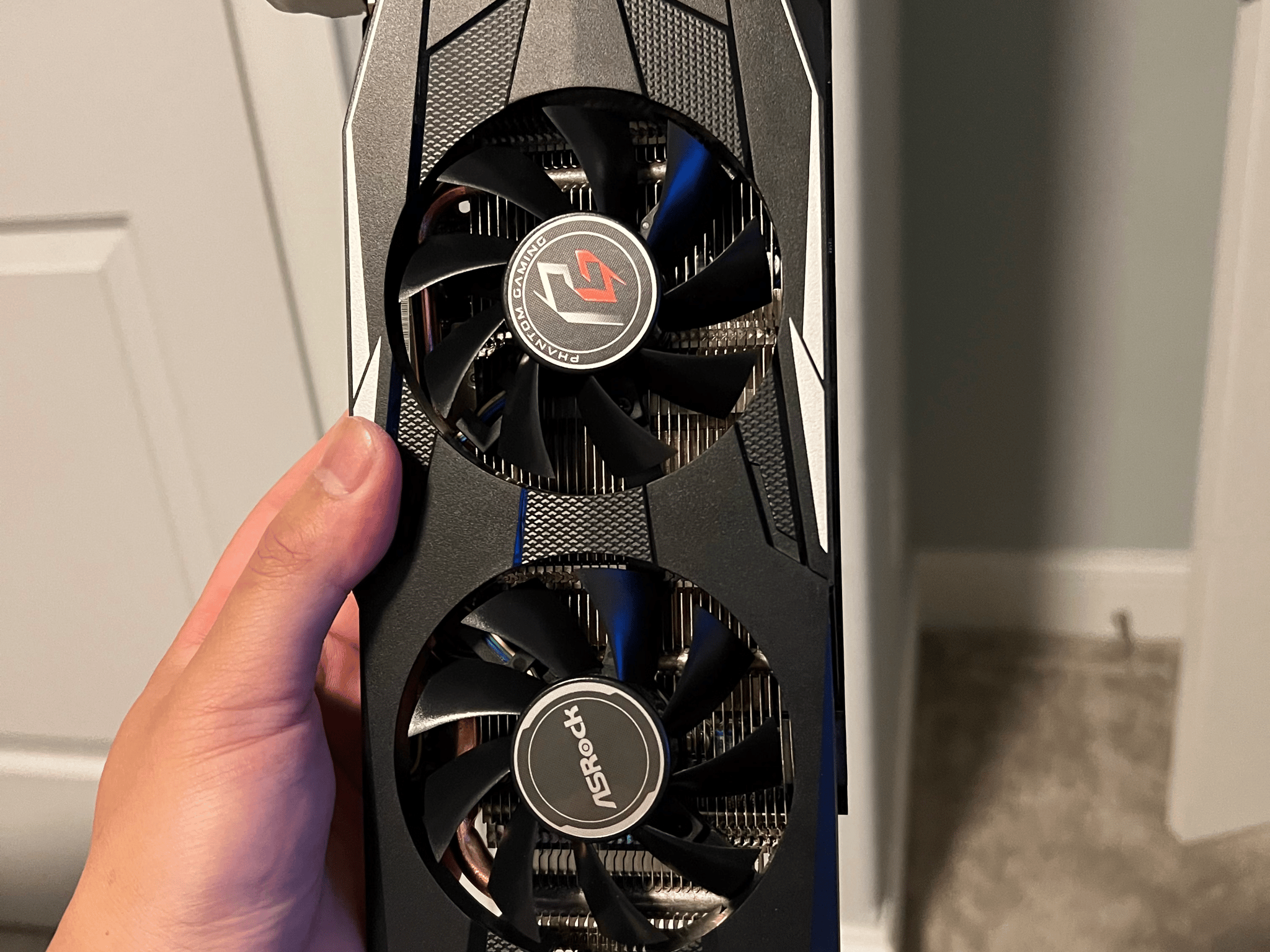 ASROCK RX 570 4GB Phantom Gaming - Paperweight Edition
