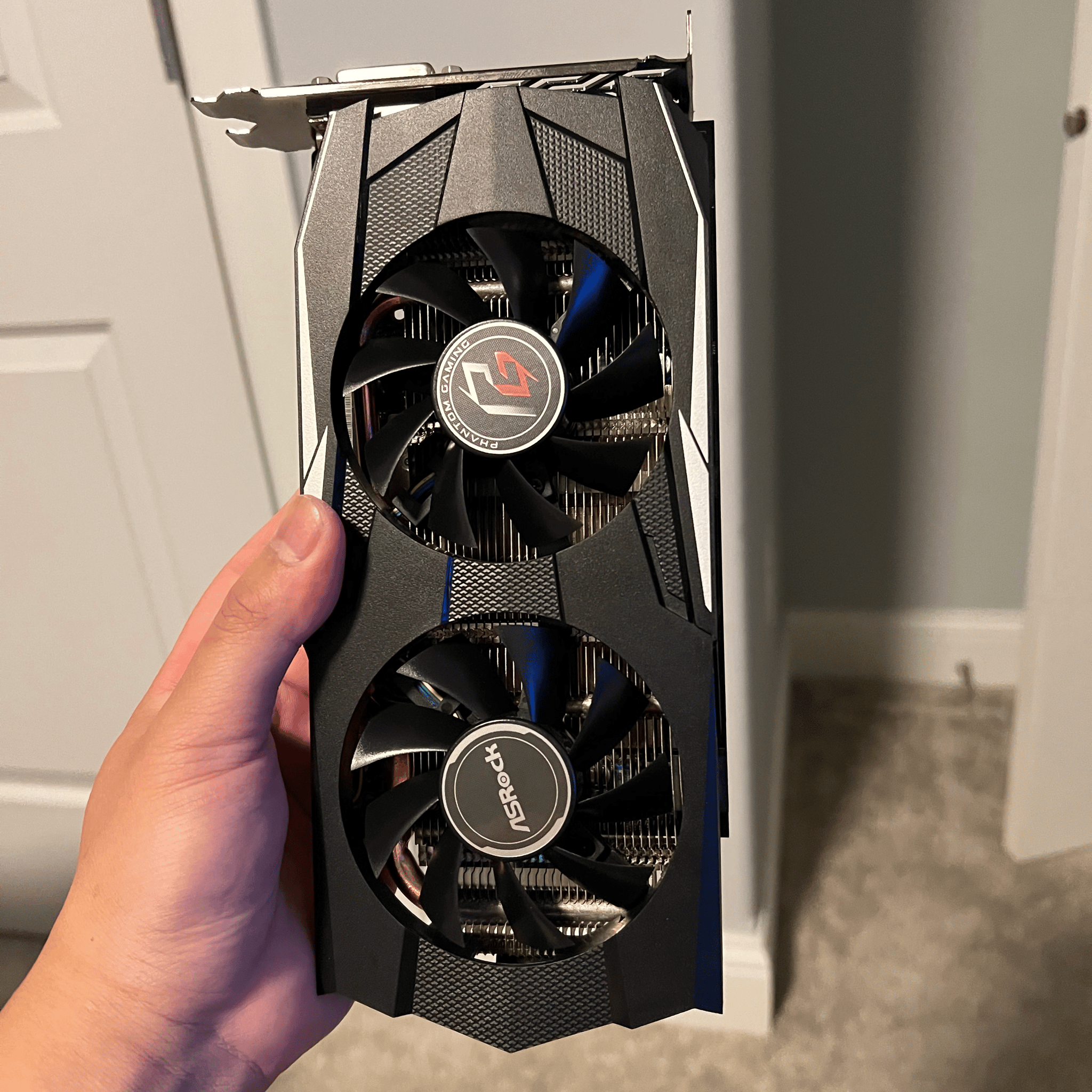 ASROCK RX 570 4GB Phantom Gaming - Paperweight Edition