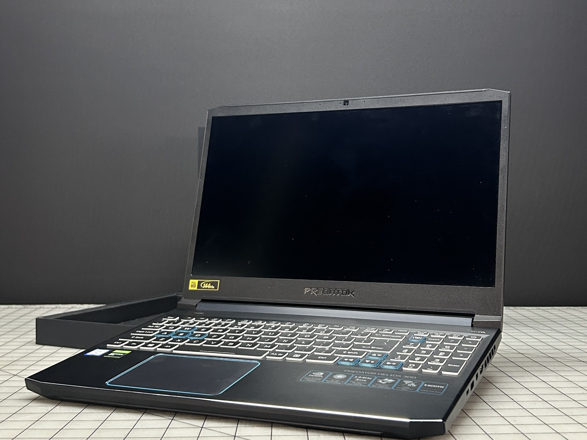 👾Acer Predator👾 Helios 300 Gaming Laptop / Intel i7 9750H / GTX 1660ti / 16GB RAM / 1TB NVME SSD