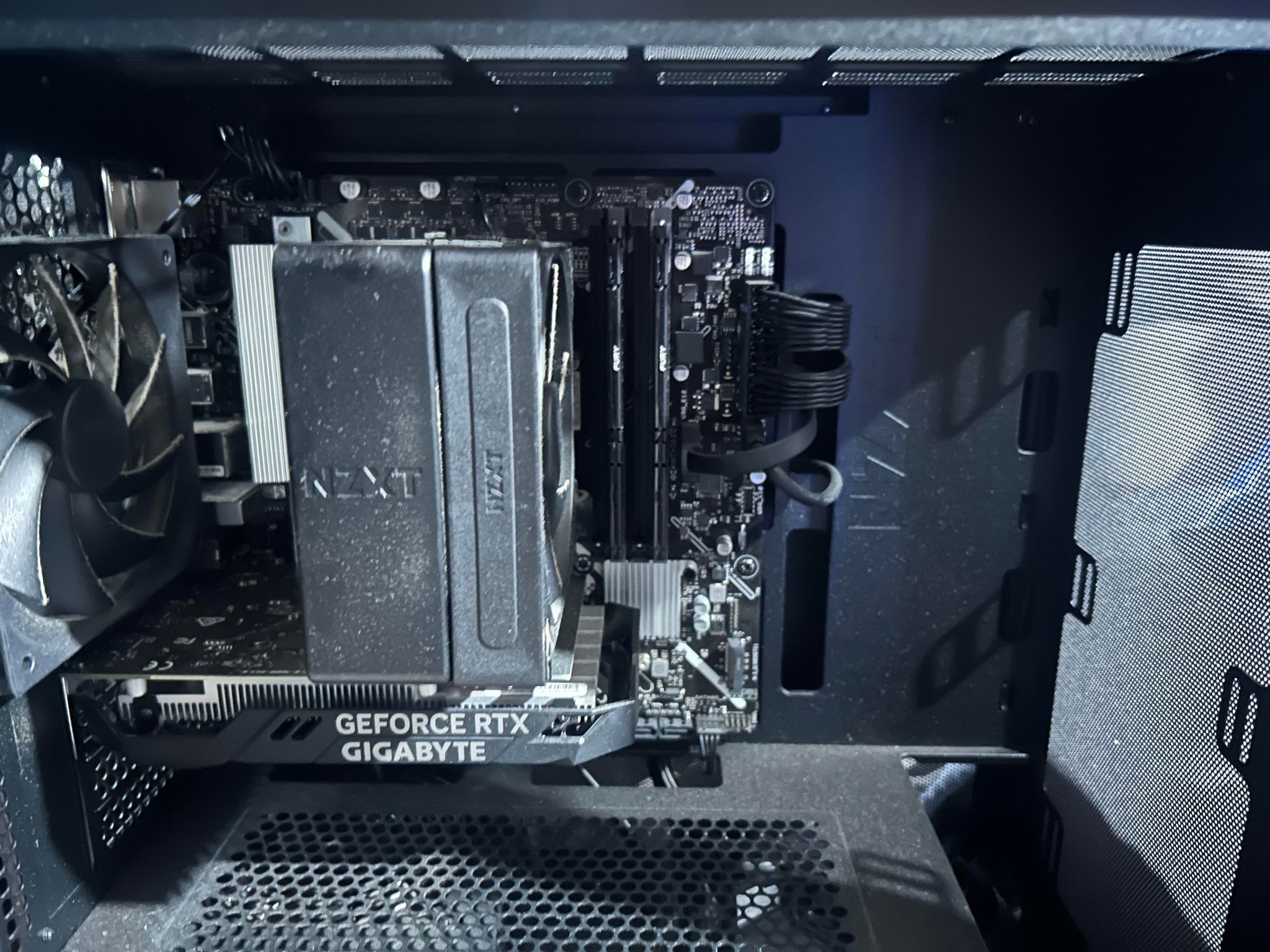 GeForce RTX 3050 8GB Custom Gaming PC - Core i5-14400F, 16GB RAM, 1TB NVMe SSD