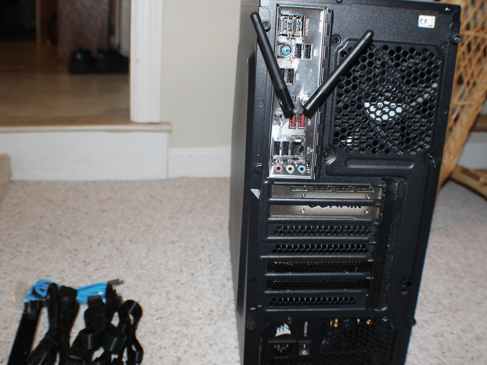 Thermaltake / Ryzen 5 9600x / Intel B580