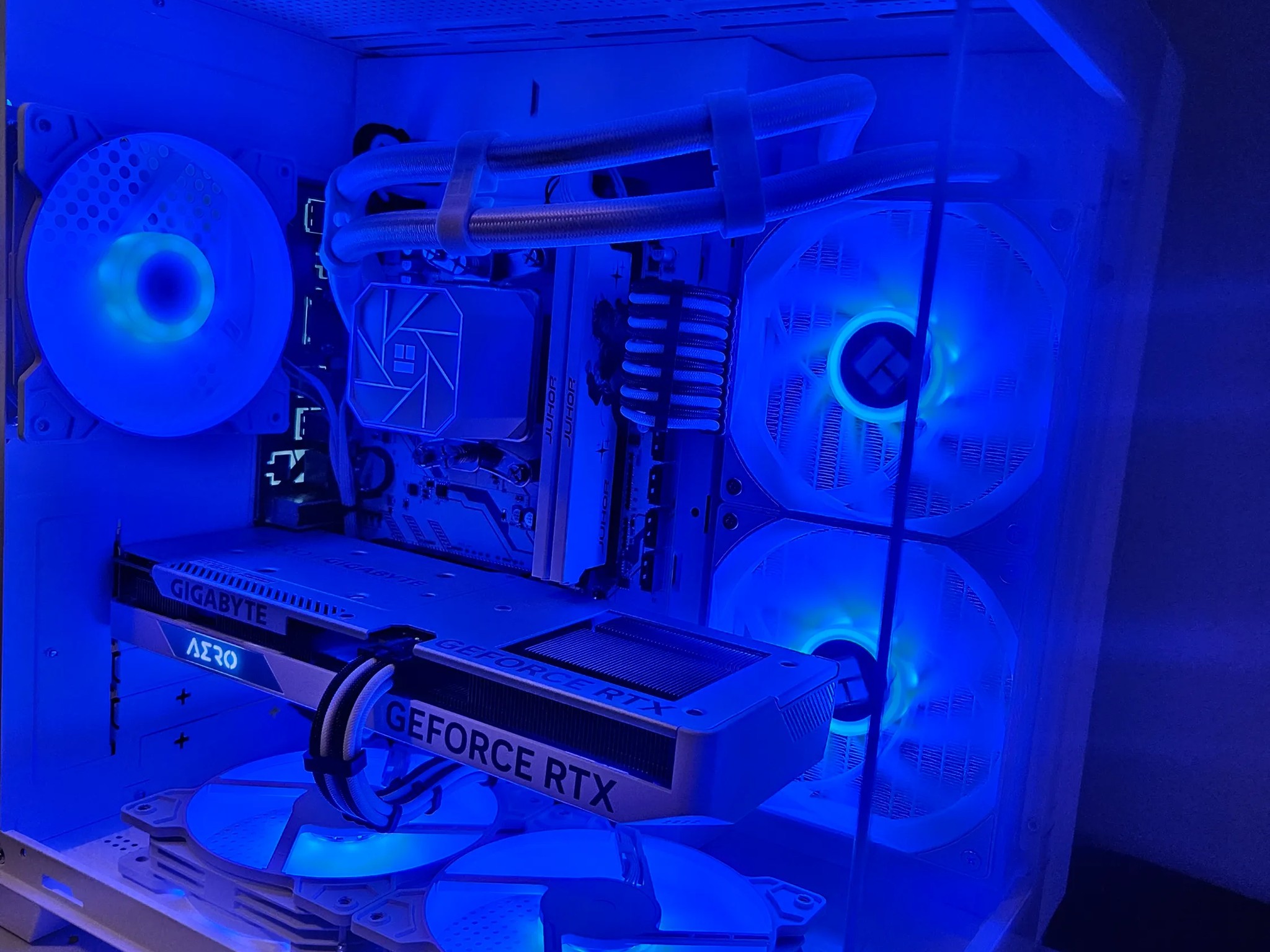 Arctic Rig Liquid Cooled Ryzen 5 / 16GB DDR4 / 1TB SSD / RTX 4060