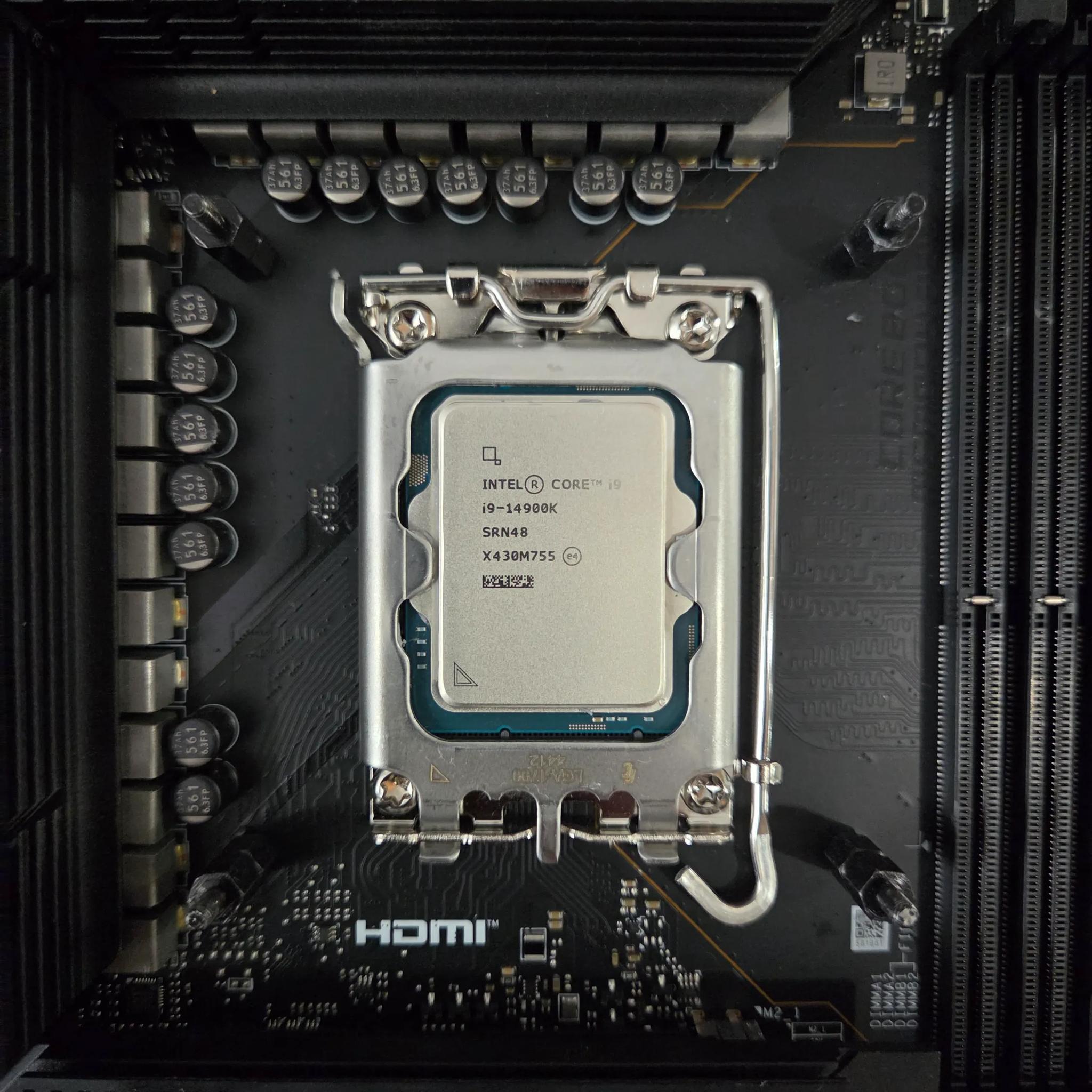 MSI Carbon Wifi 2 Z790 / i9 14900K Combo ( Like New )