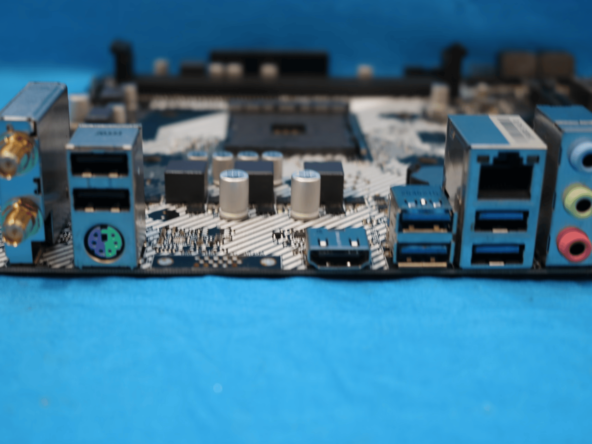 *Newest BIOS* ASRock A320M/ac AMD Socket AM4 MicroATX DDR4 Desktop Motherboard No I/O Shield