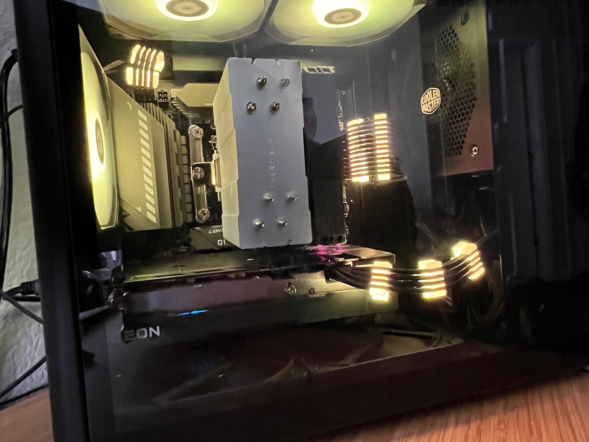 Stealthy Banger v2 - i5 11400F & RX6600 1080P/1440P