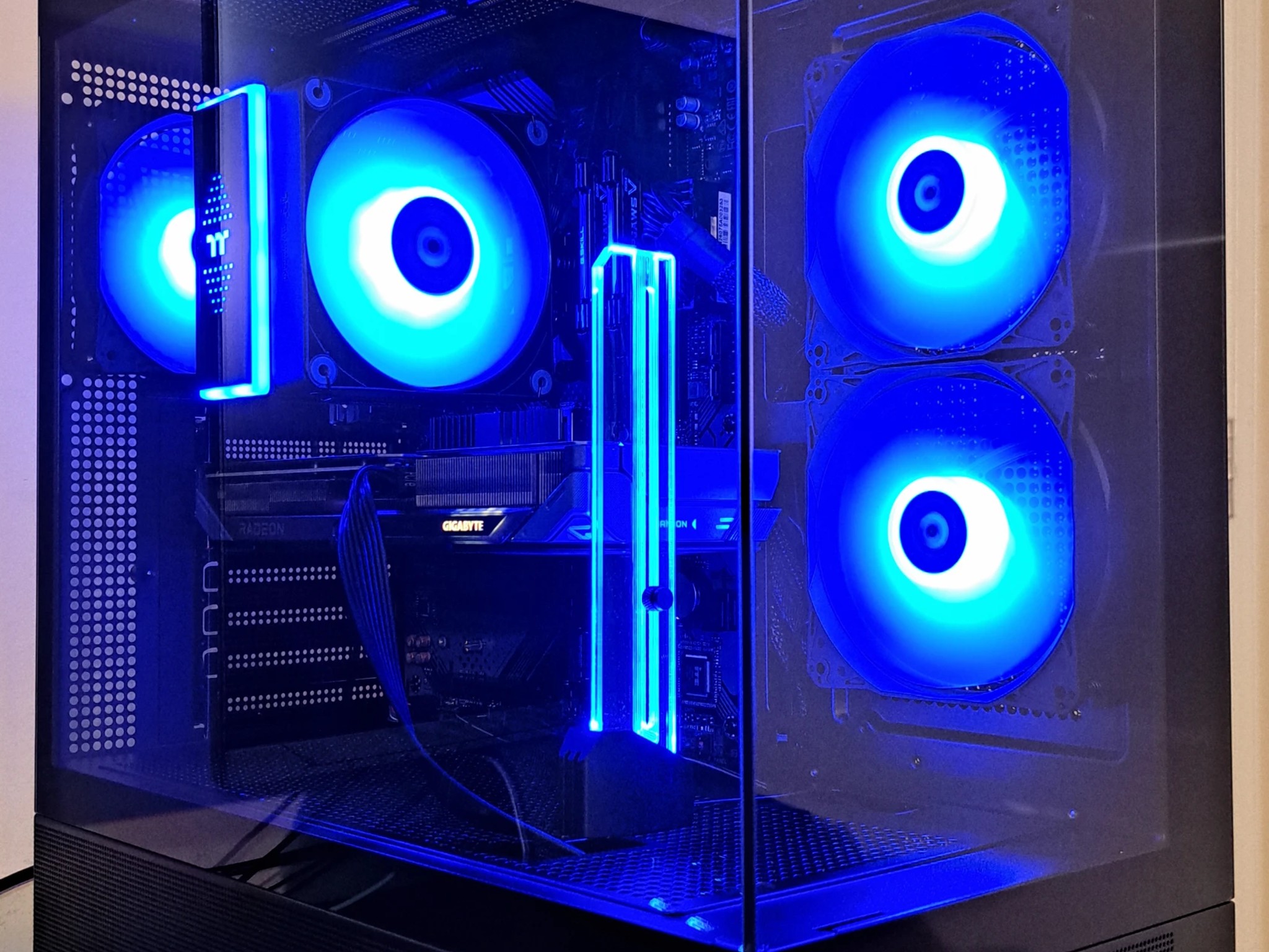 AM4 Mid-Range Gaming PC - Ryzen 5 5500 | RX 9060 XT 16 GB | 16 GB RAM | 1 TB NVMe