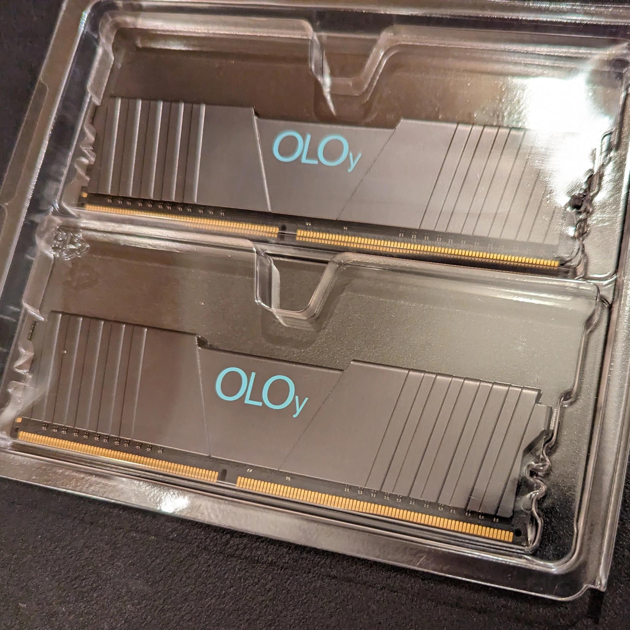 OLOy 16GB (2x8GB) DDR4-3000 CL16 Memory
