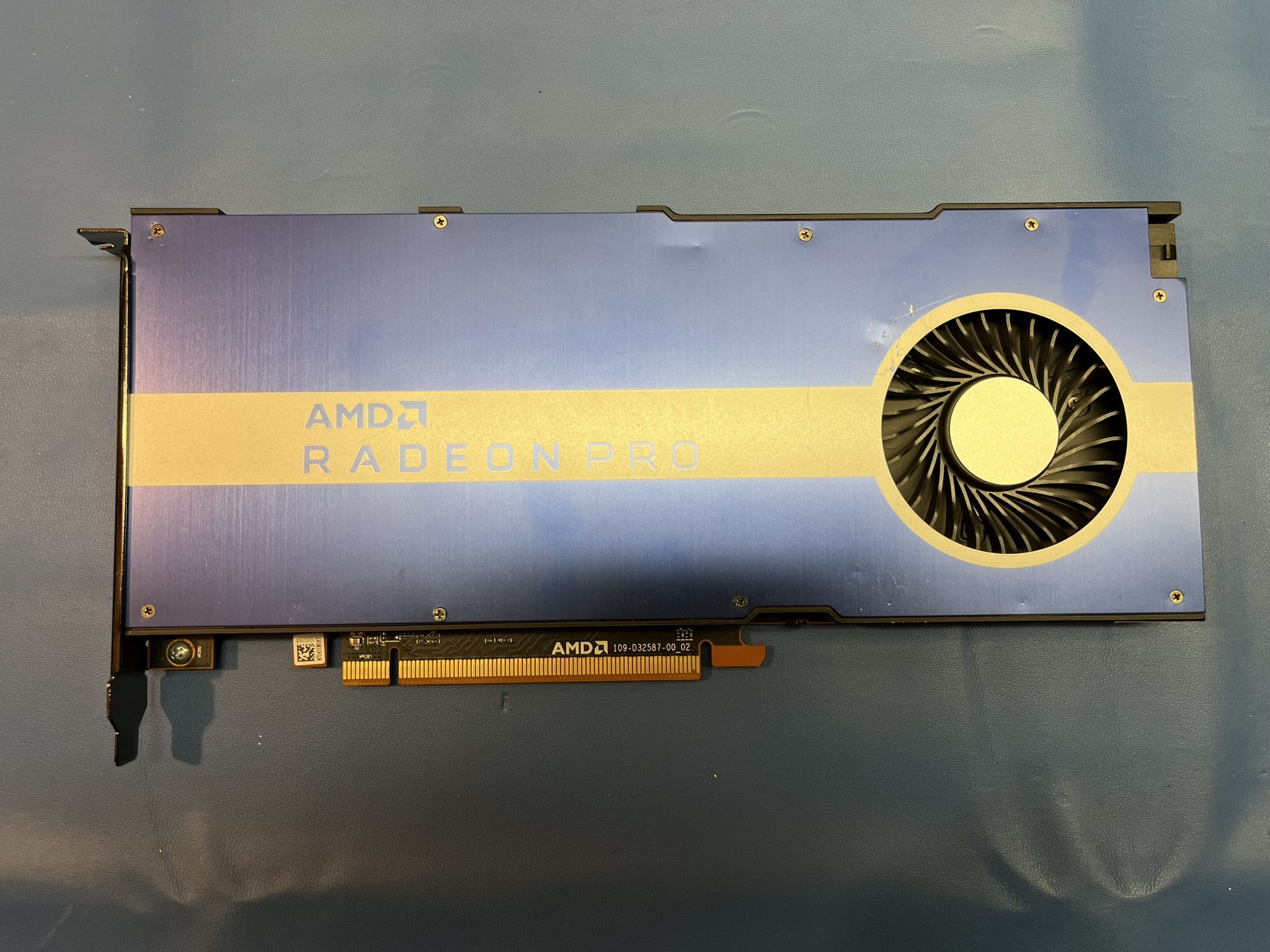 Radeon Pro W5500 8GB VRAM