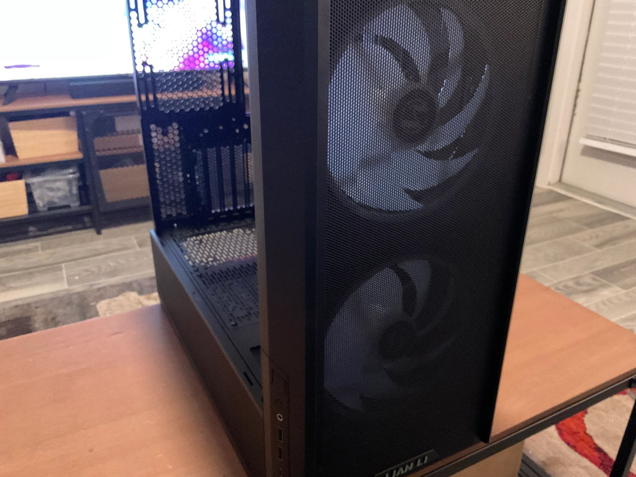 Like New! Lian Li Lancool 216 RGB Black Mid Tower Case