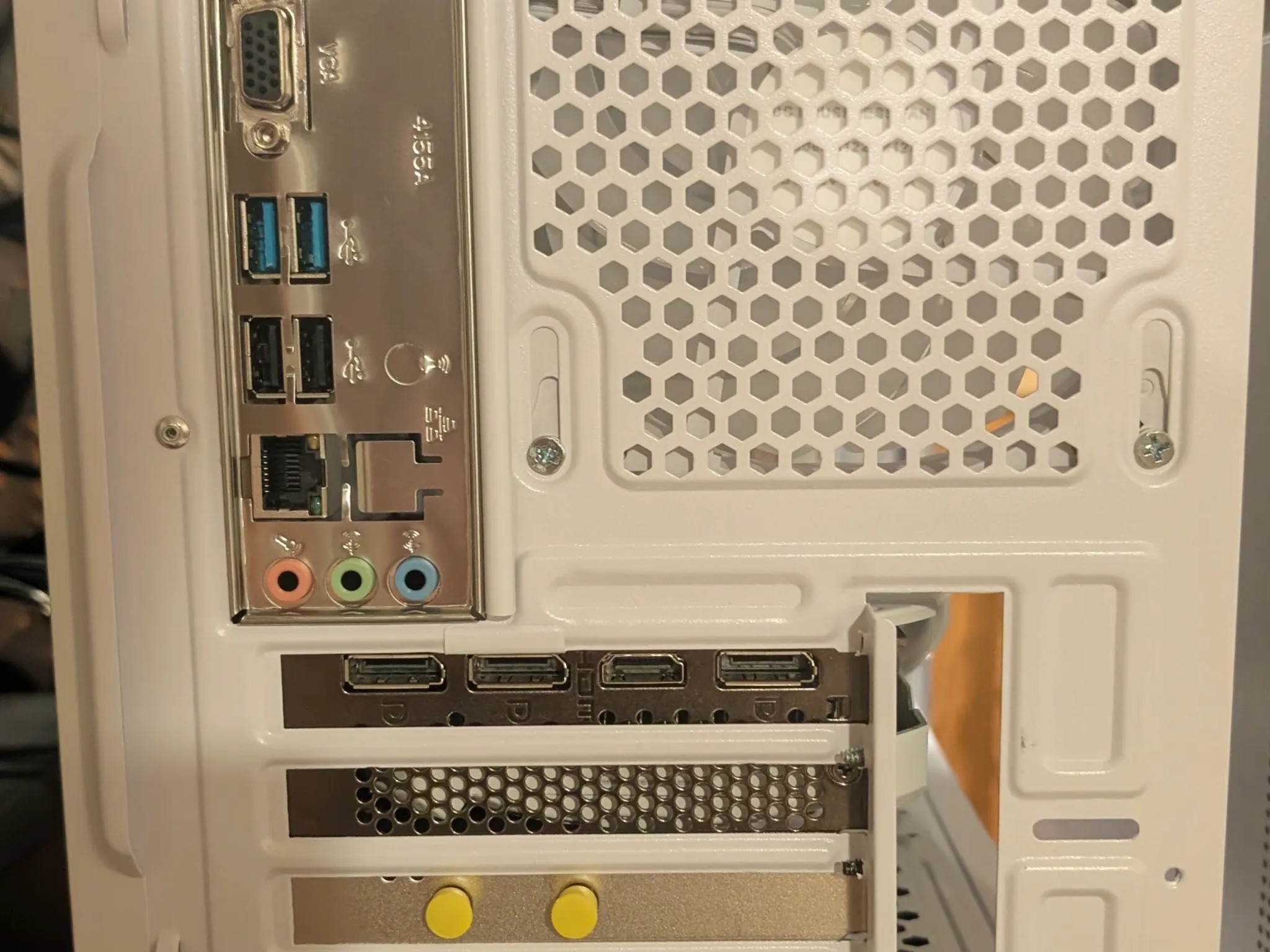 🔥 White Gaming PC – RTX 4060 | Ryzen 5 3600 | 32GB RAM | 1TB NVMe | Wi-Fi & Bluetooth 🔥