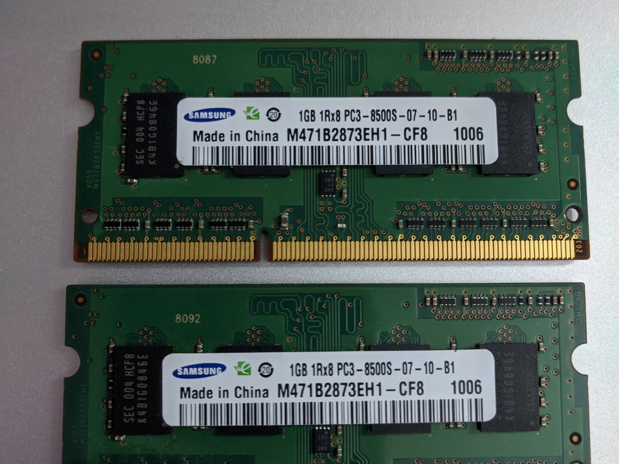 2X Samsung 1GB Sticks of DDR3 RAM (SO-DIMM) 1066MHz