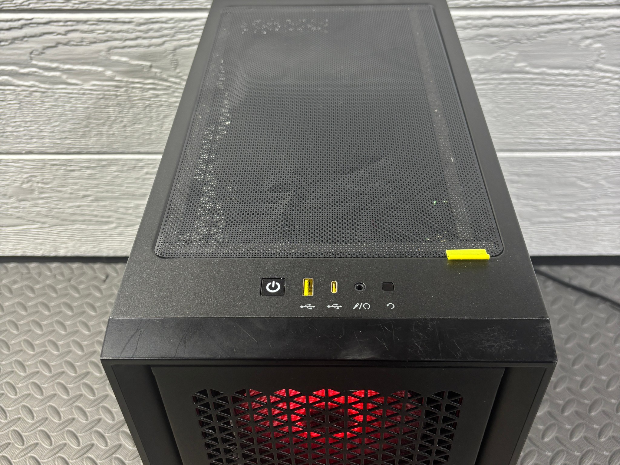 Gaming PC Ryzen 3 3100 | RX 5700 XT | 16GB RAM | X570 WiFi | 1TB Storage Corsair Case