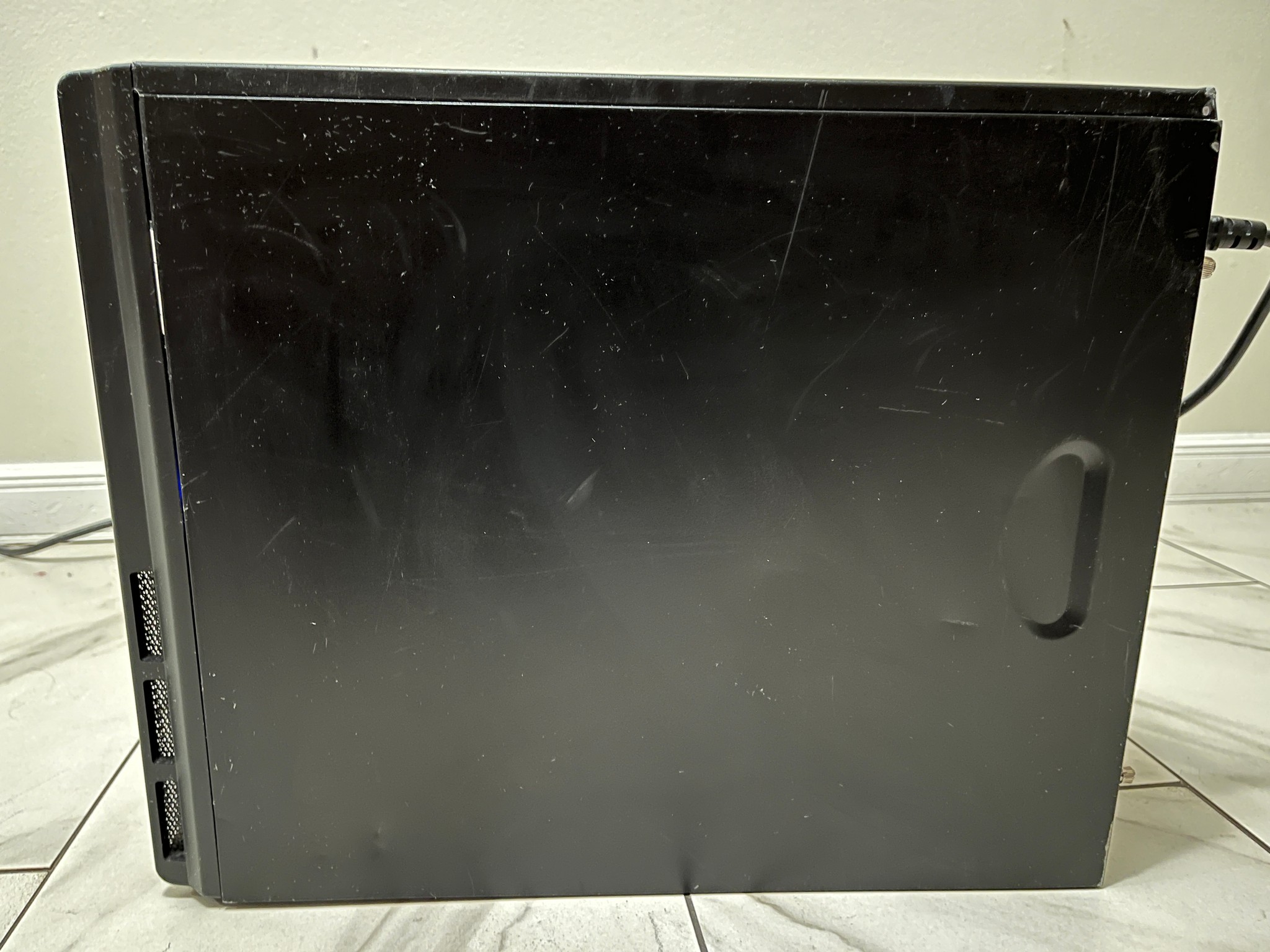 RTX 2060, Intel i3-10100, 16GB RAM, 1.2TB Storage, Gaming PC w/ Wi-Fi & BT (Scratch & Dent Case)
