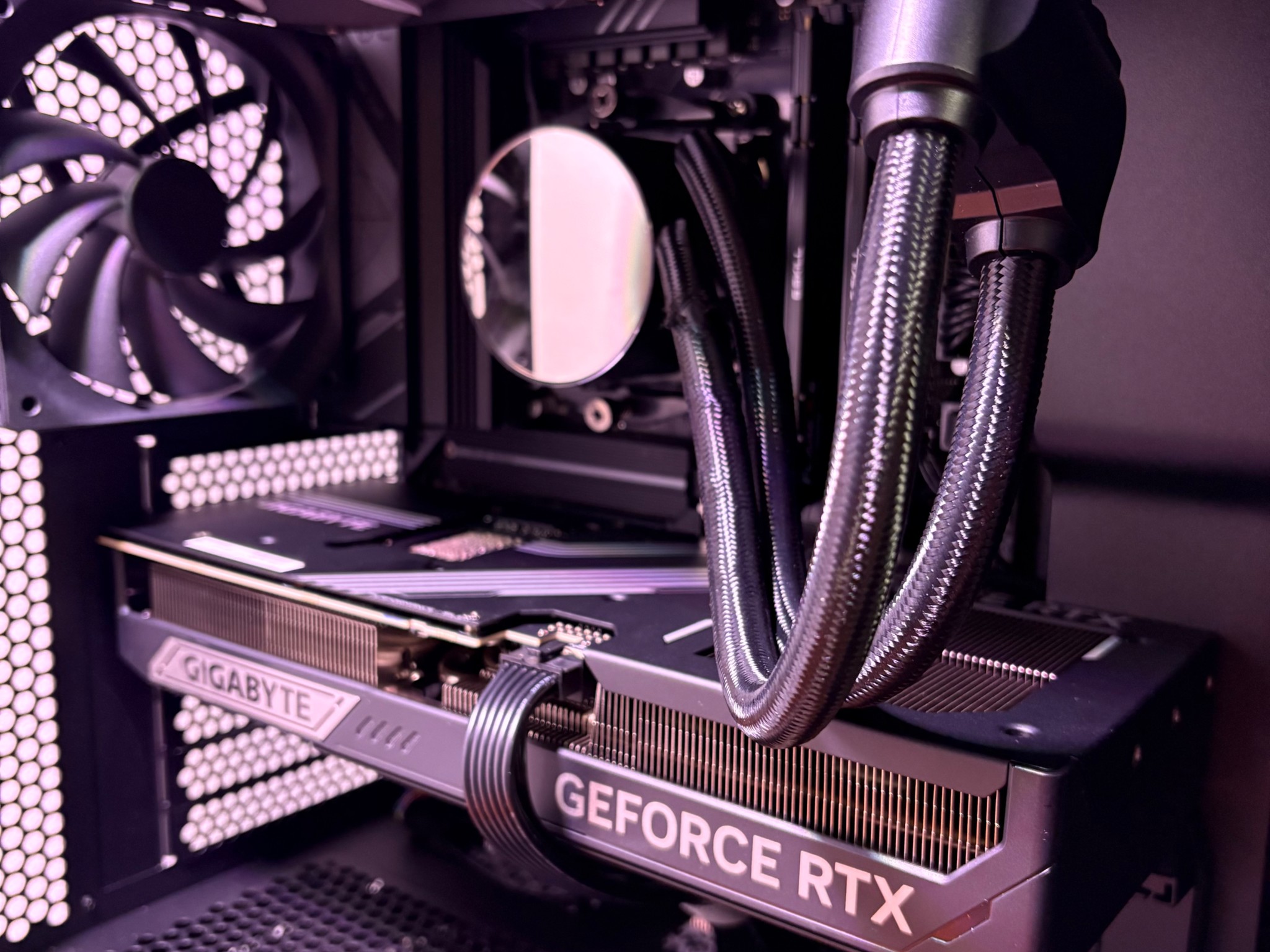 RTX 5070TI | Ryzen 7 7800X3D | 32GB DDR5 | 2 TB SSD's | 750W PSU | 240MM AIO | NZXT Case