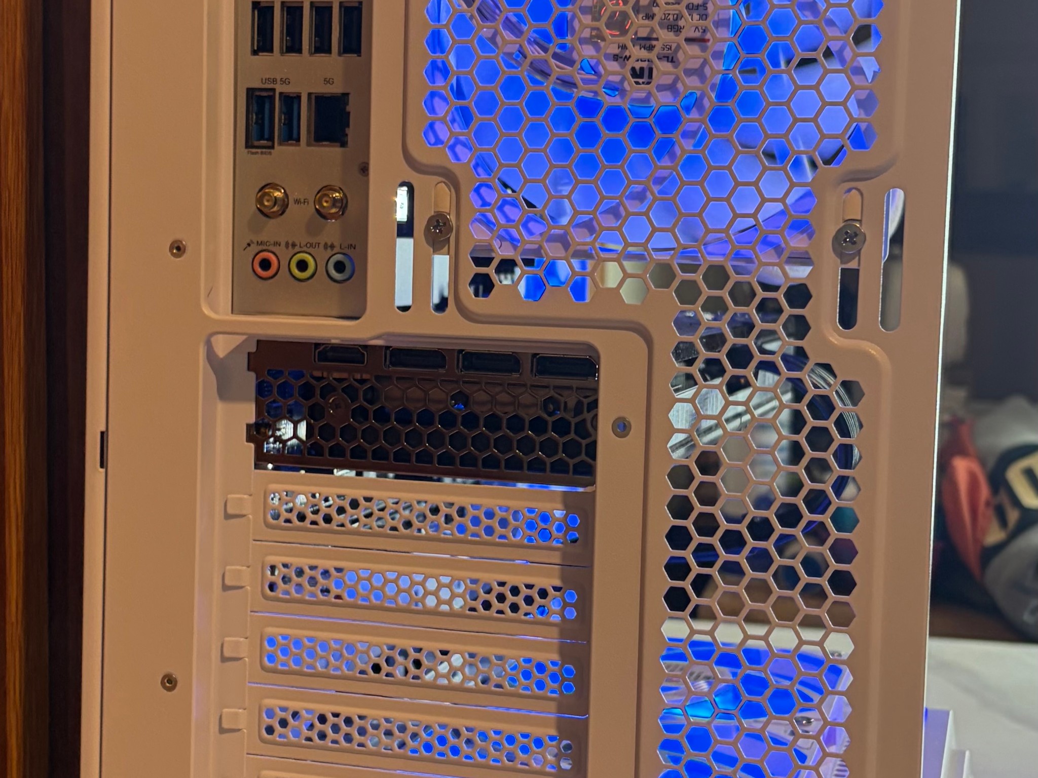 RTX 5070 | RYZEN 7 7800X3D | 16GB DDR5 | 750W PSU | 1TB SSD| 360MM AIO