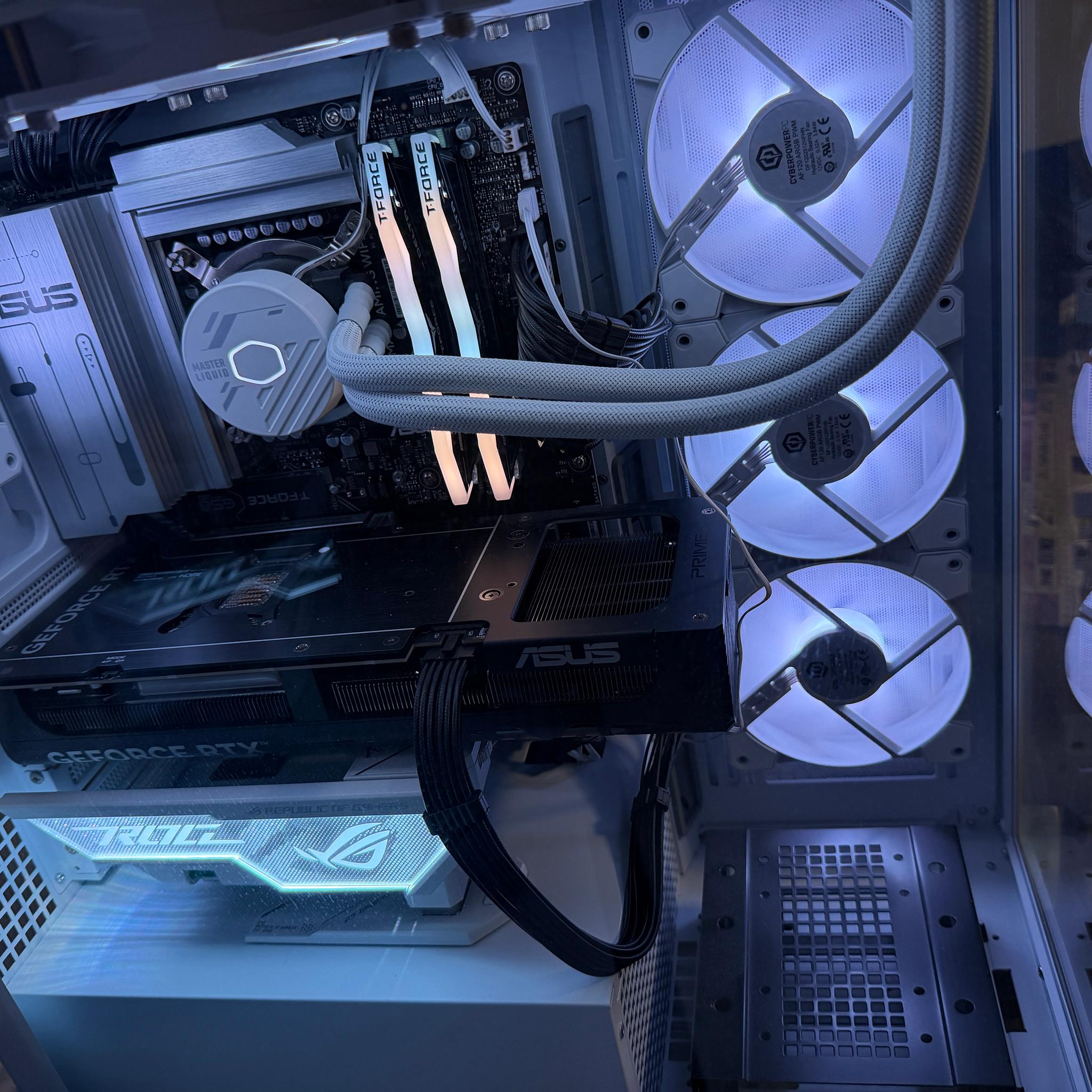 High-end gaming PC RTX 5080 Ultra 9 285k 64GB DDR5 RAM