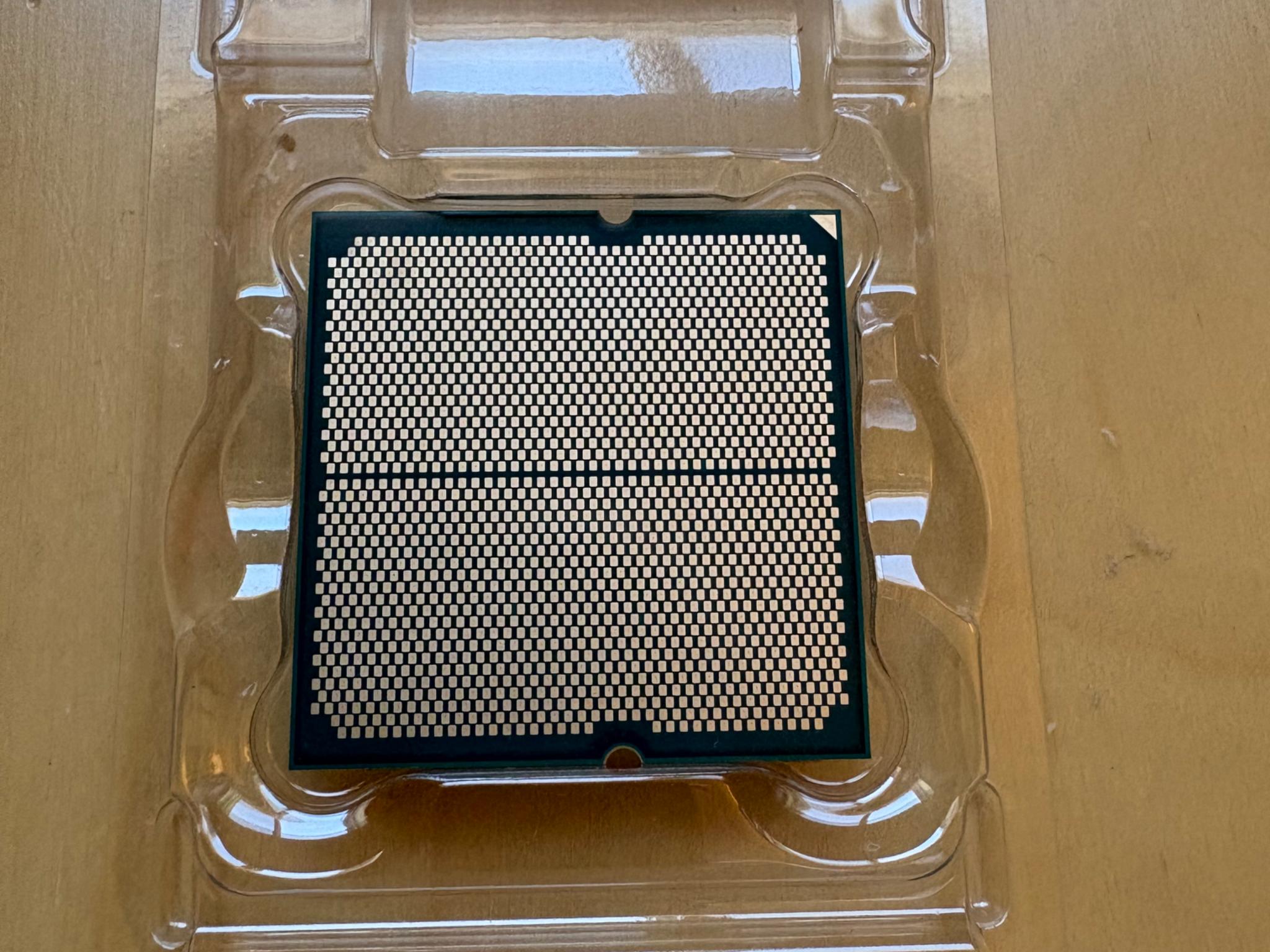 AMD Ryzen 7 7800X3D 8 Cores/16 Threads 4.2GHz AM5 with AMD 3D V-Cache