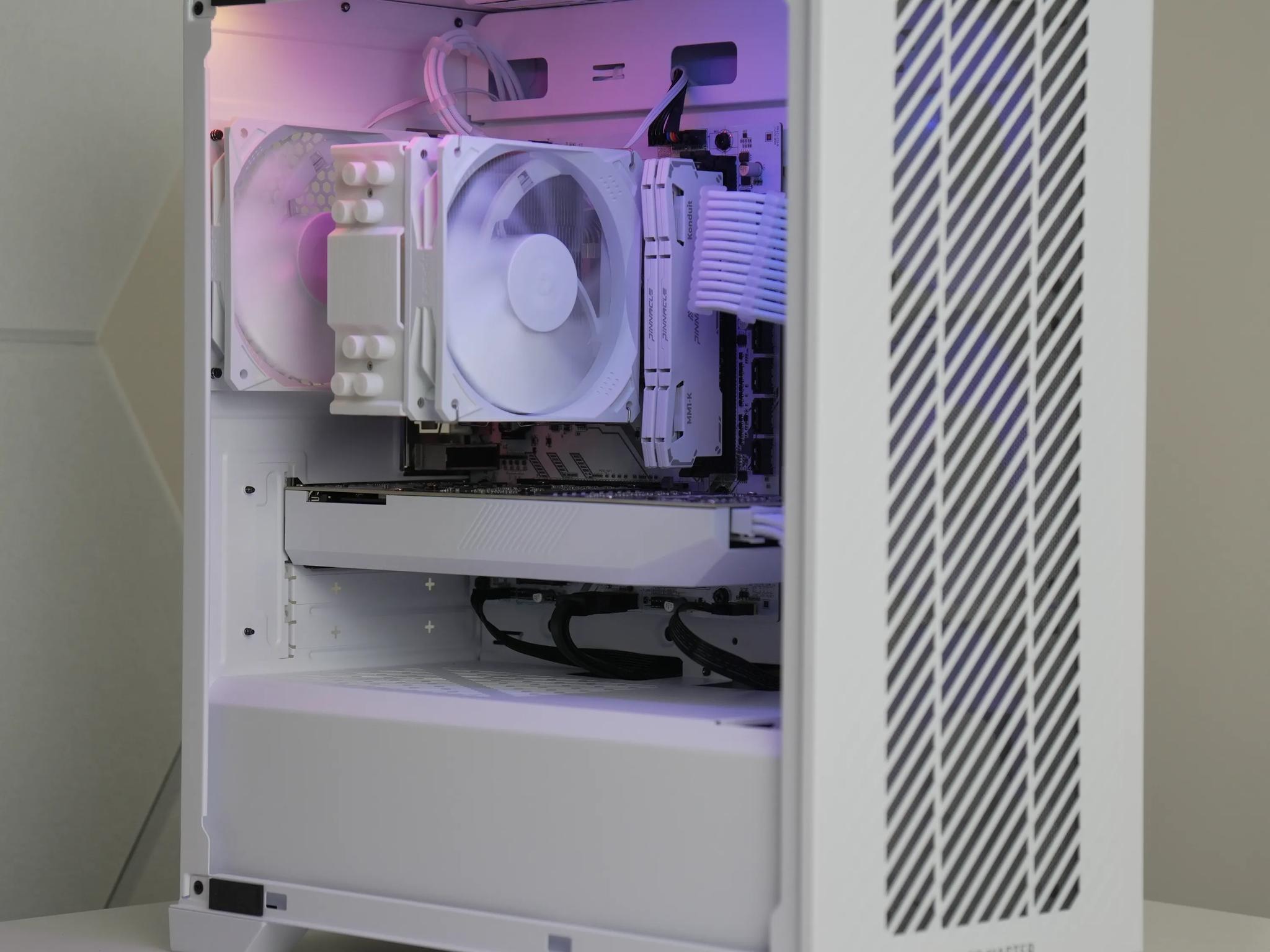 White Beauty Gaming PC | RTX 3070 | Ryzen 5 5600 | 32GB RAM | WIN 11 | WIFI |