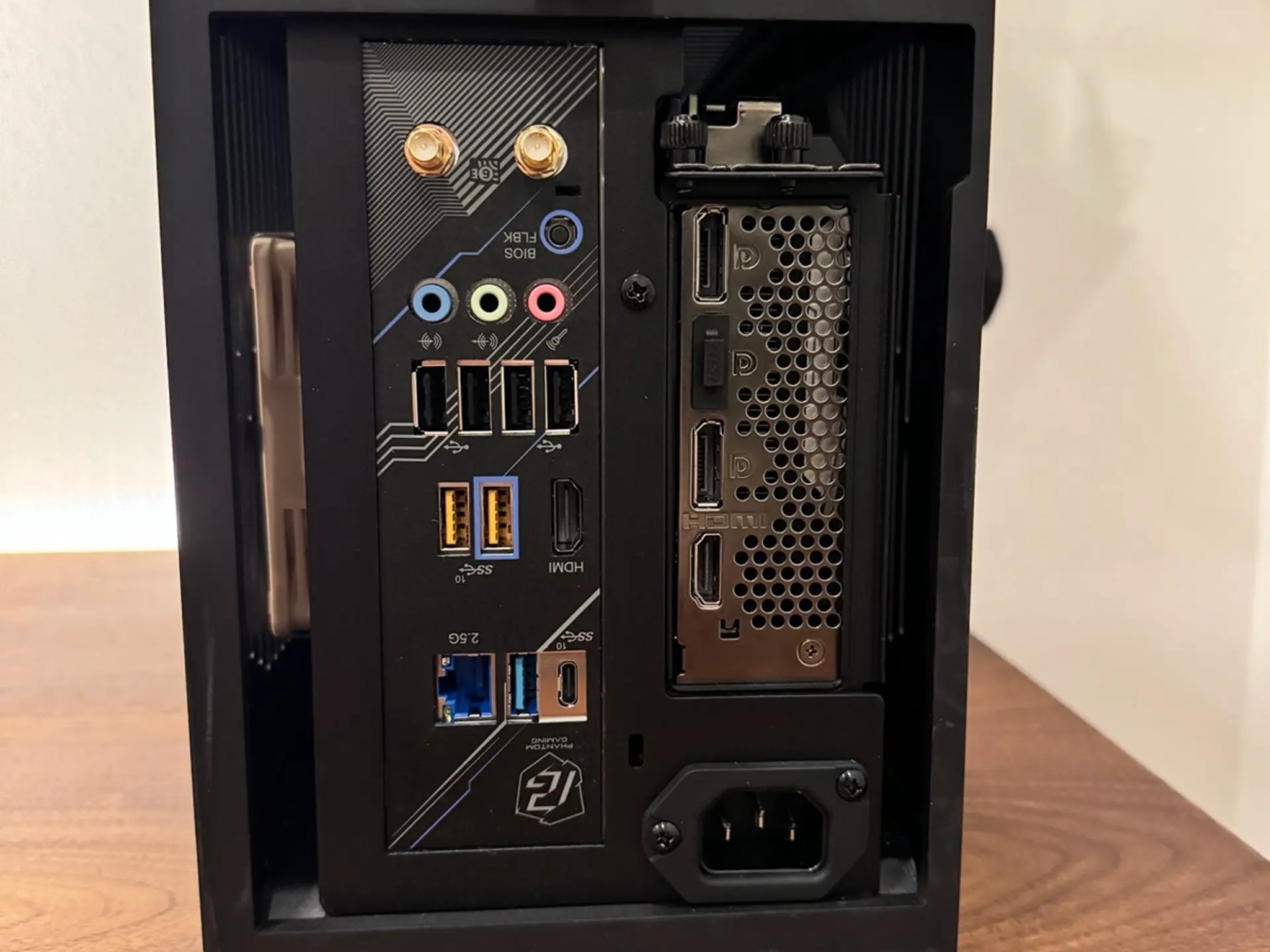 GIGABYTE GeForce RTX 5070 EAGLE OC SFF 12G