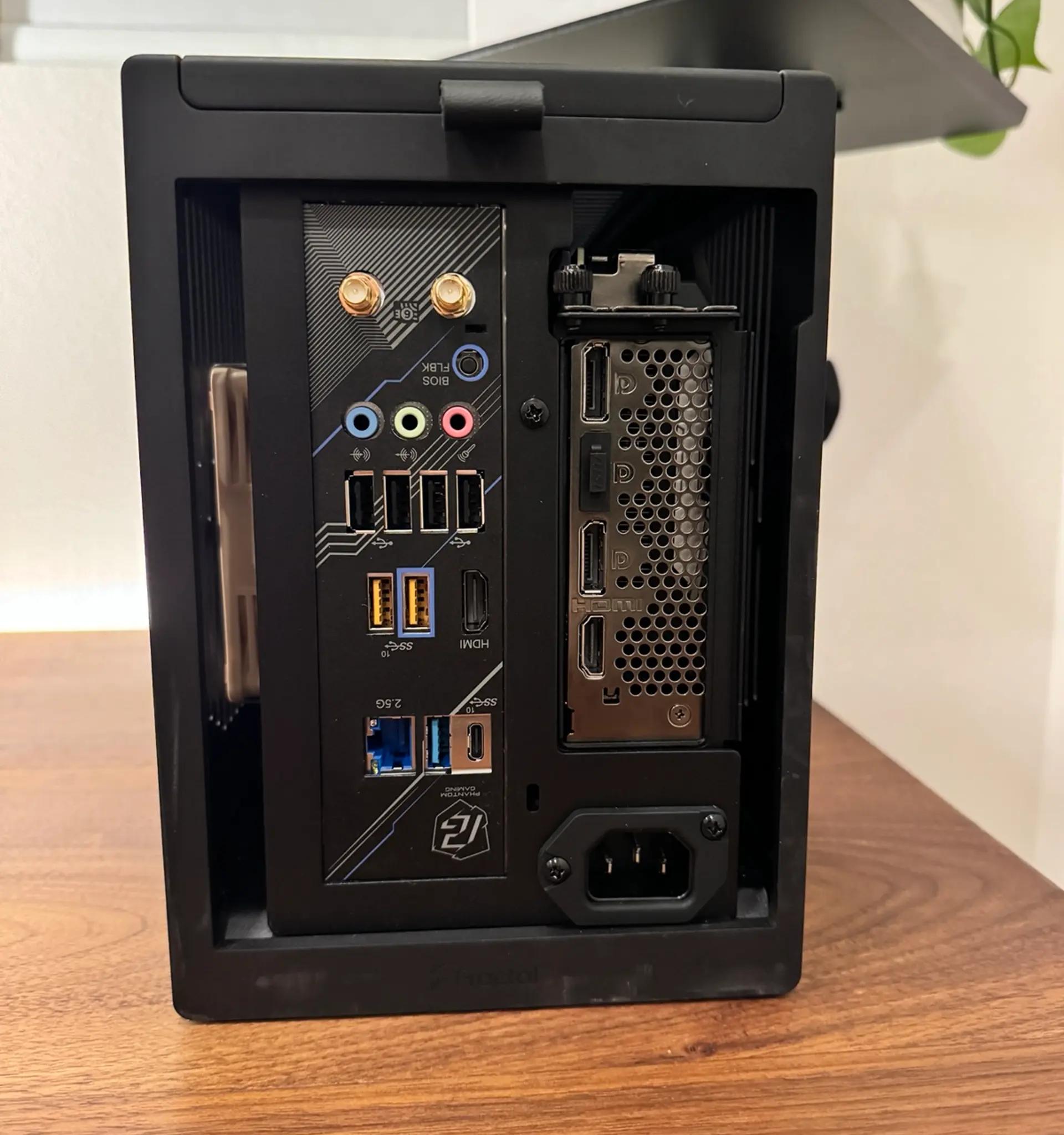 GIGABYTE GeForce RTX 5070 EAGLE OC SFF 12G