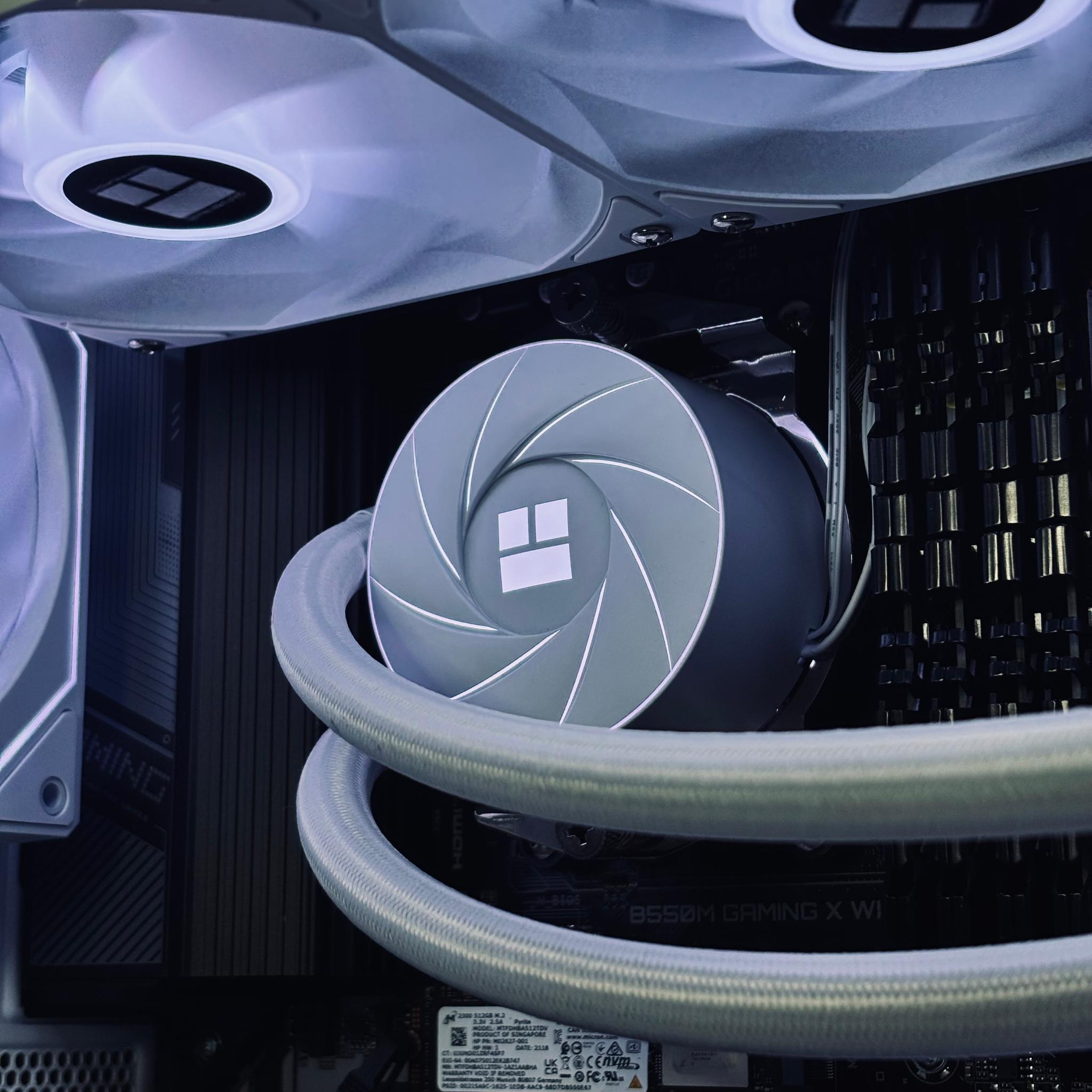 ☁️pure white☁️ Ryzen 5 5500 / RTX 4060 / 1tb / 16gb Ram
