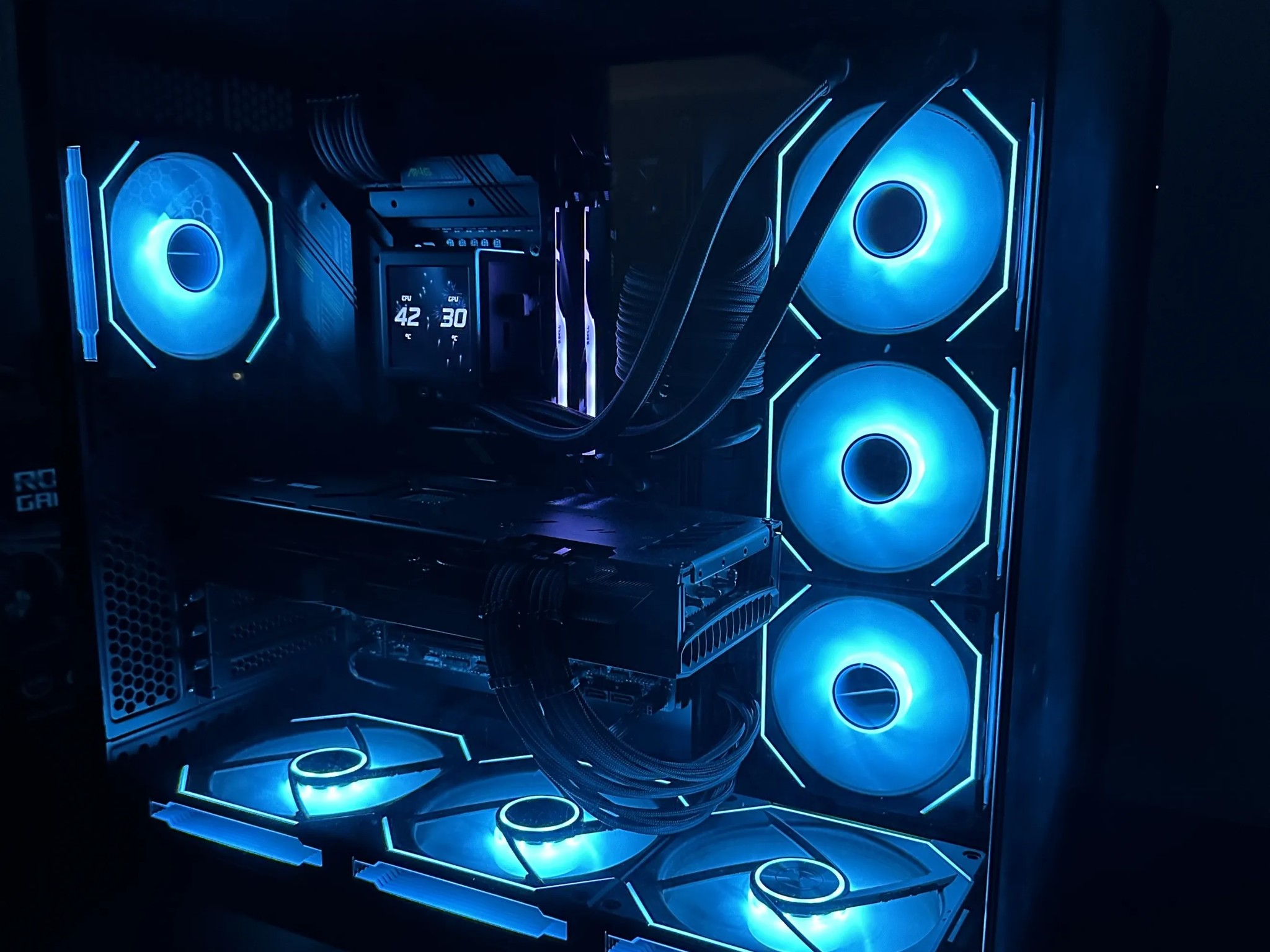 Gaming PC - 7900xt 20gb - i7 14700k - 32gb DDR5 - 2Tb M.2 Custom Built