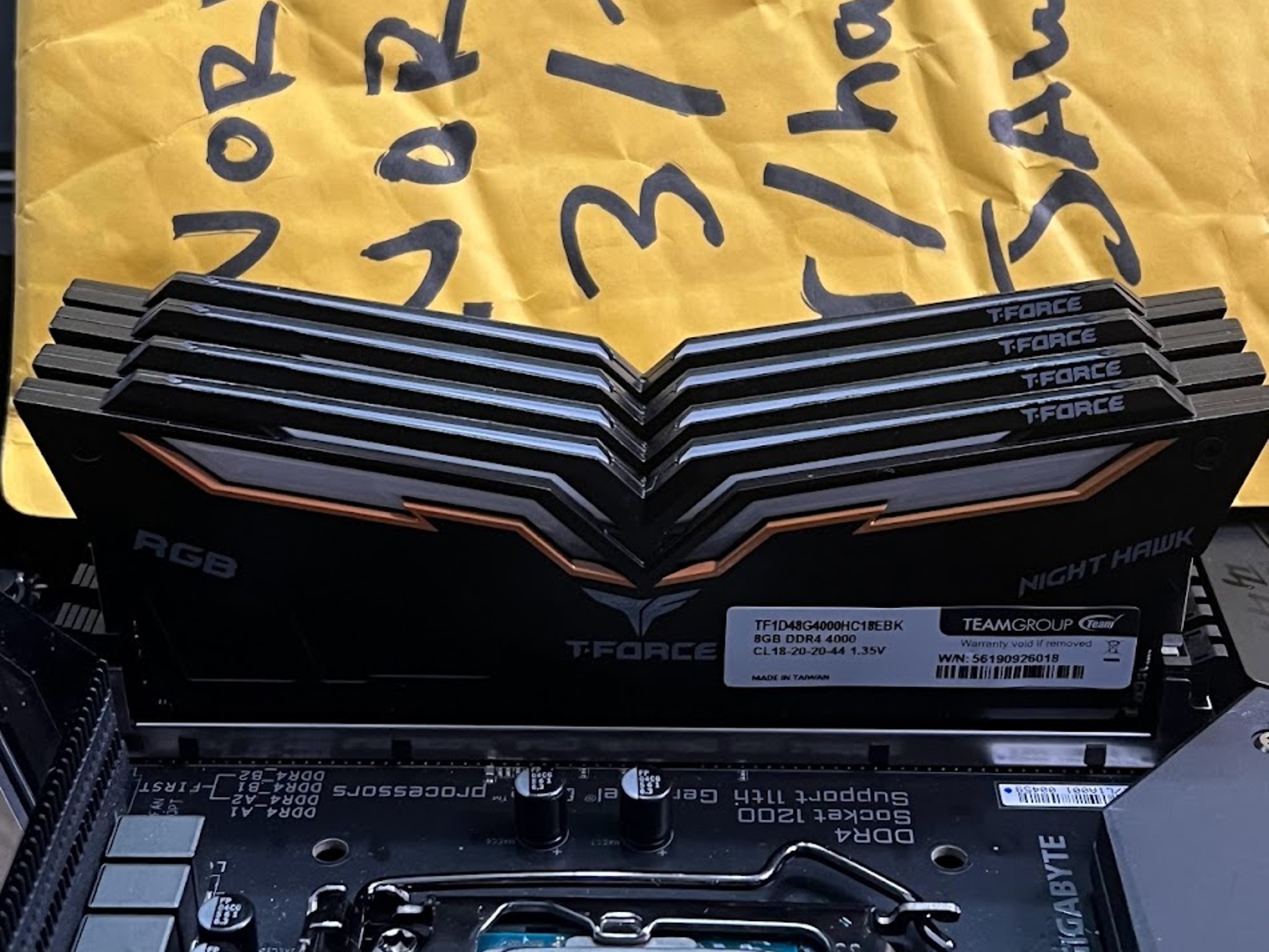 11900K + Gigabyte Z590 XTREME + 32GB RGB RAM