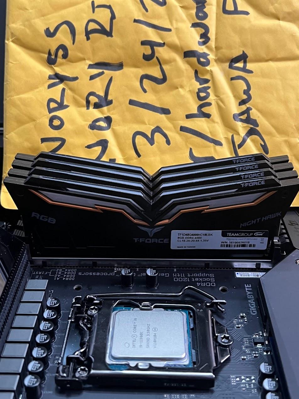 11900K + Gigabyte Z590 XTREME + 32GB RGB RAM