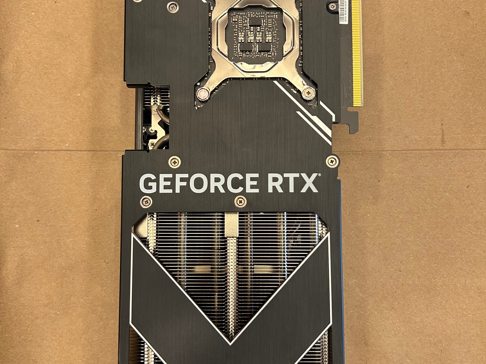 PNY XLR8 Gaming VERTO EPIC-X RGB OC