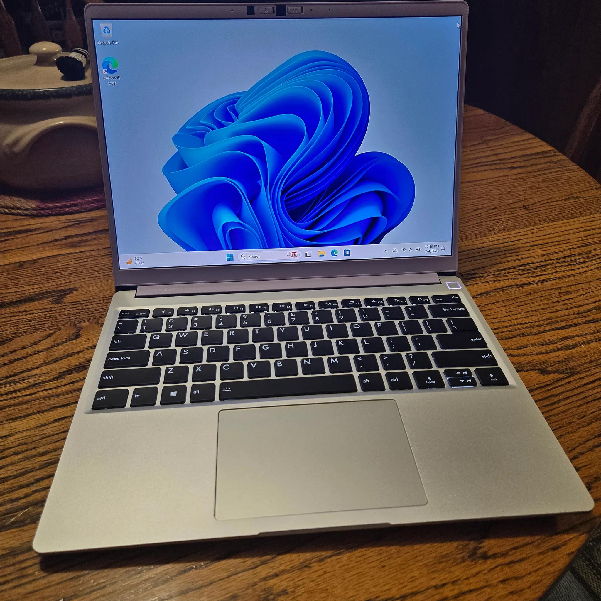 Framework 13 ryzen 7040 series