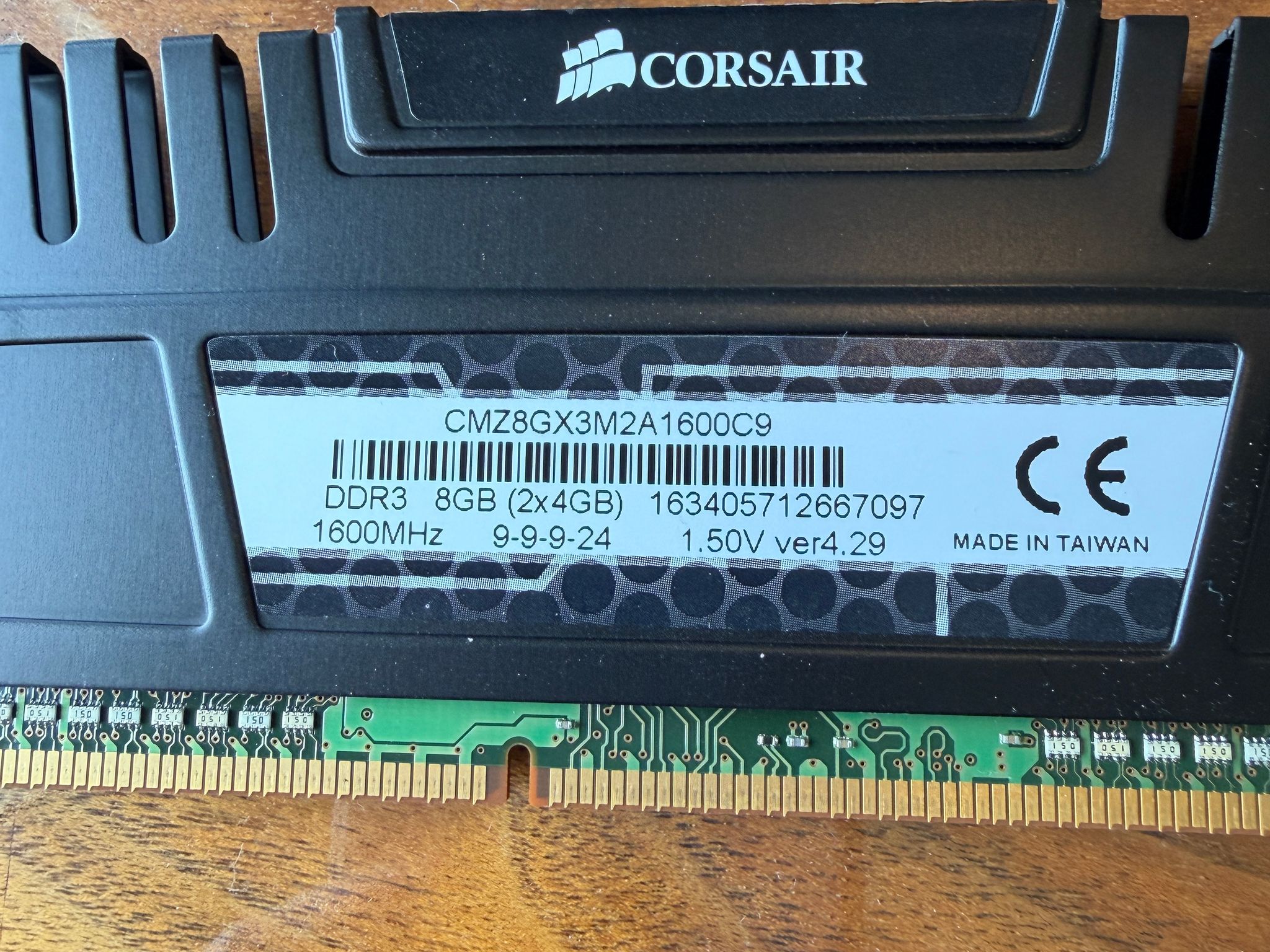 Corsair Vengeance® — 8GB Dual Channel DDR3 Memory Kit (4 x 4 GB, 16 GB kit) CMZ8GX3M2A1600C9