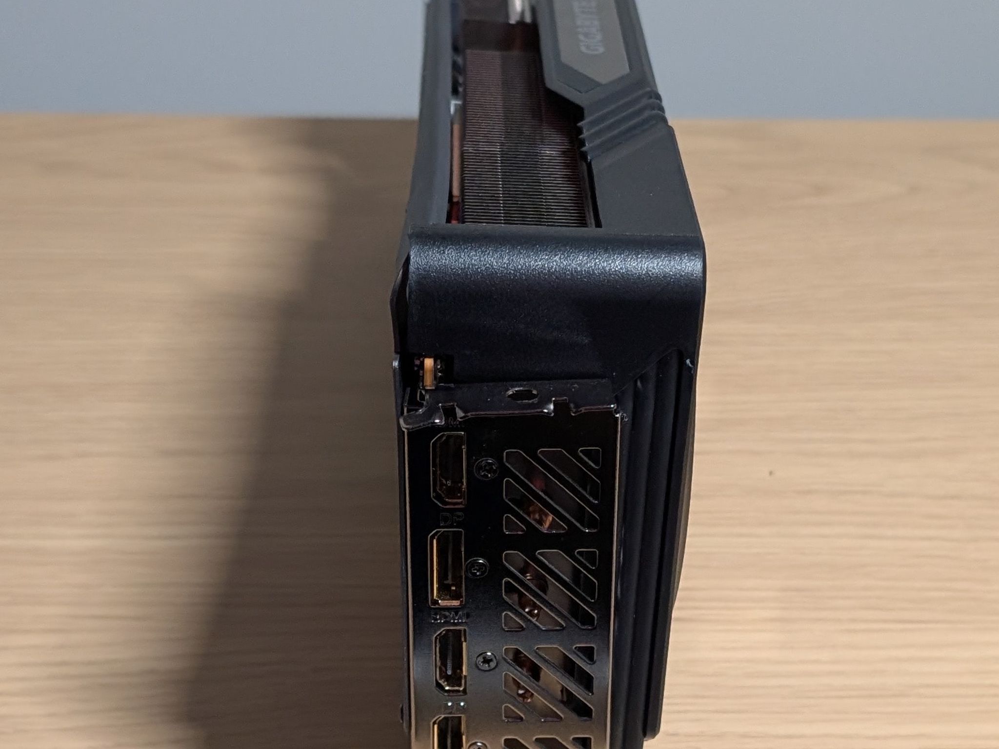 Broken As/is GIGABYTE GAMING OC Radeon RX 7700 XT