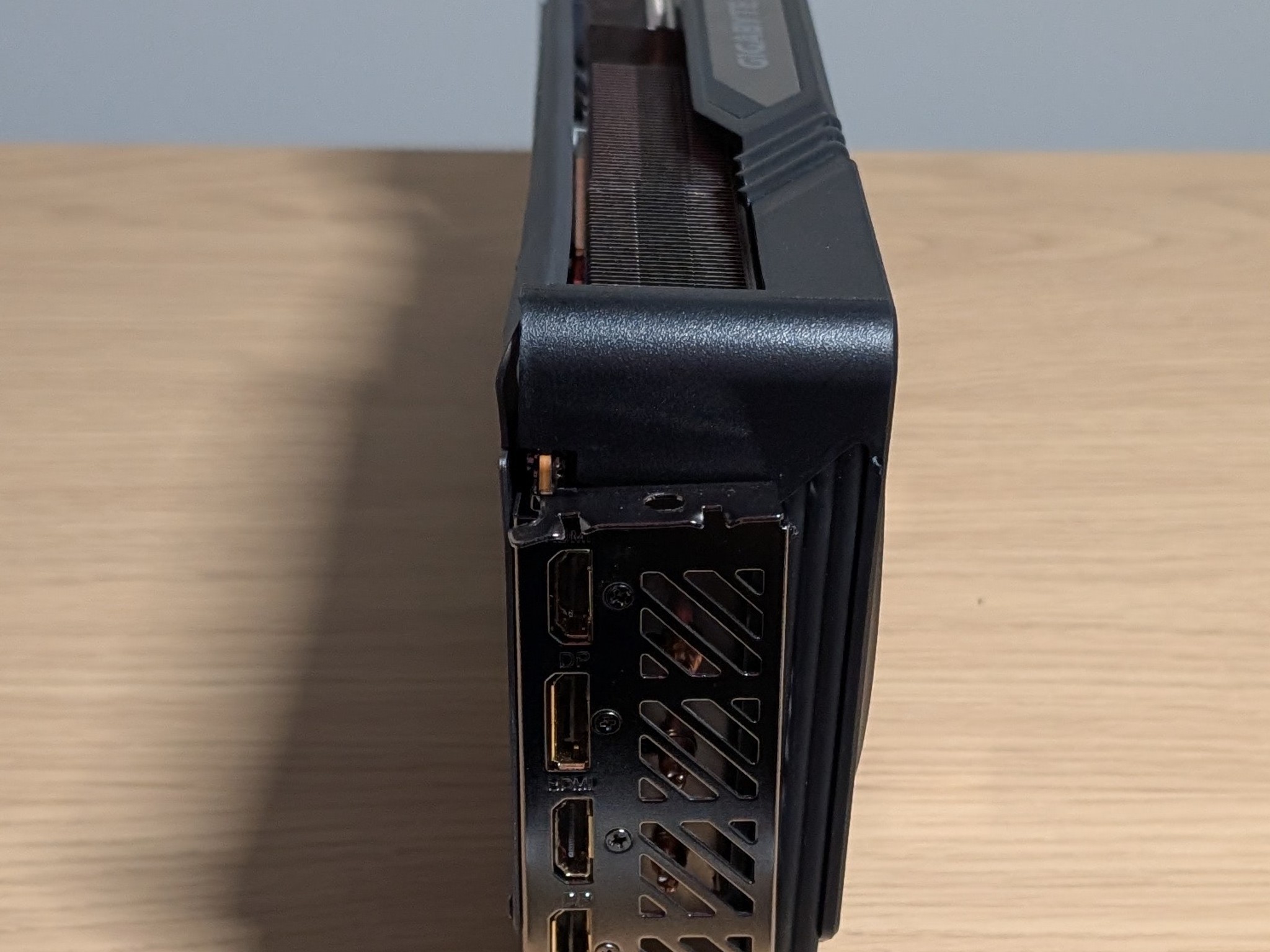 Broken As/is GIGABYTE GAMING OC Radeon RX 7700 XT