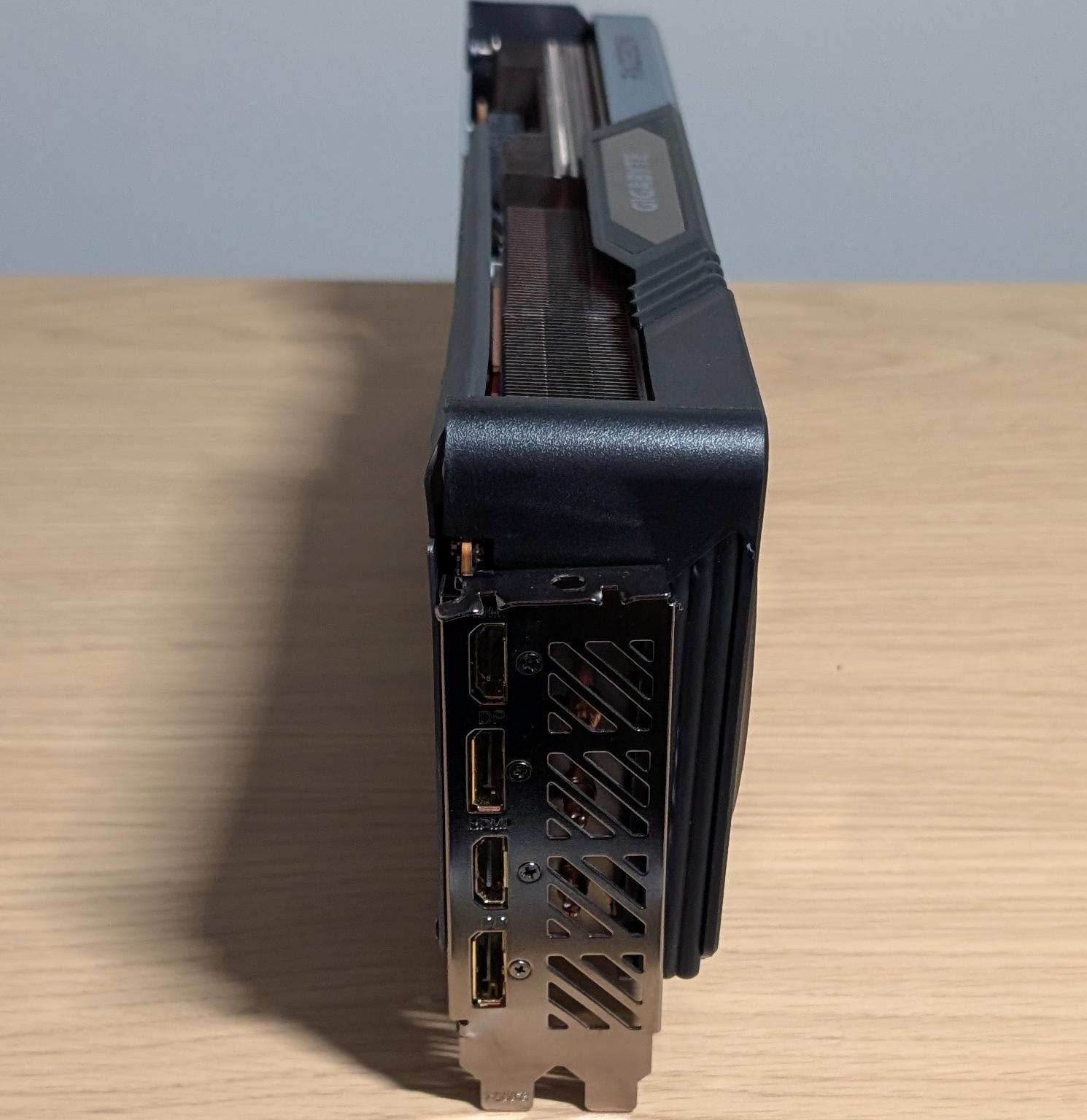 GIGABYTE GAMING OC Radeon RX 7700 XT - Image 4