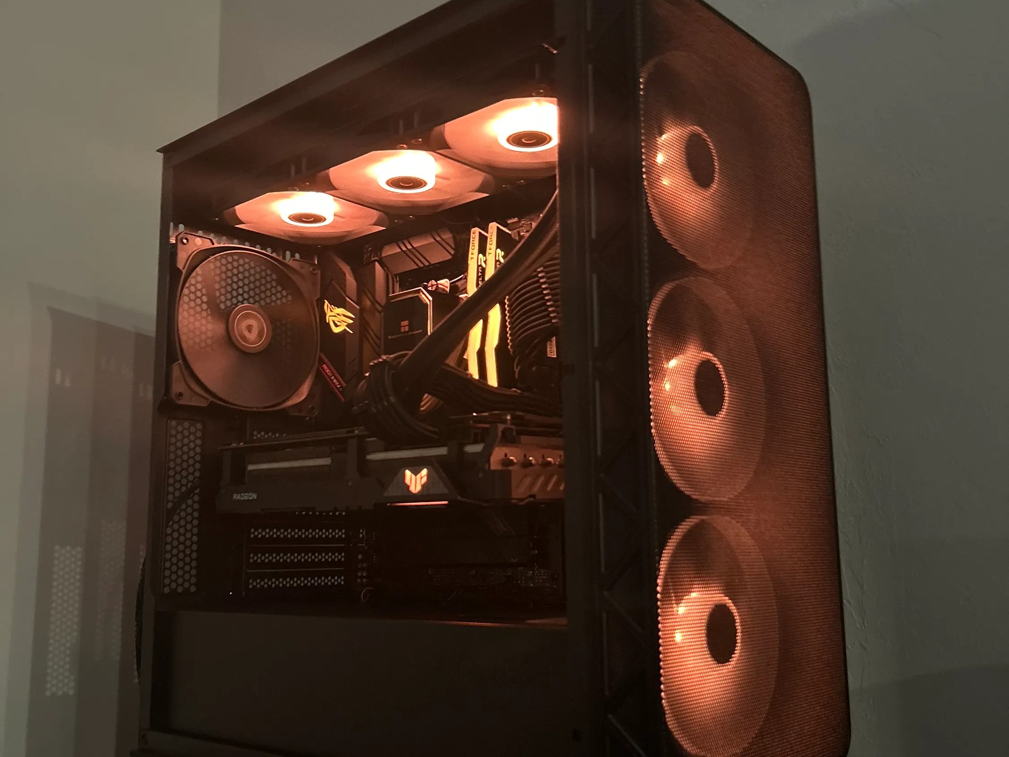Ryzen 7 5800x | RX 6800 | 32GB Ram | 1TB Gen 4 NVME