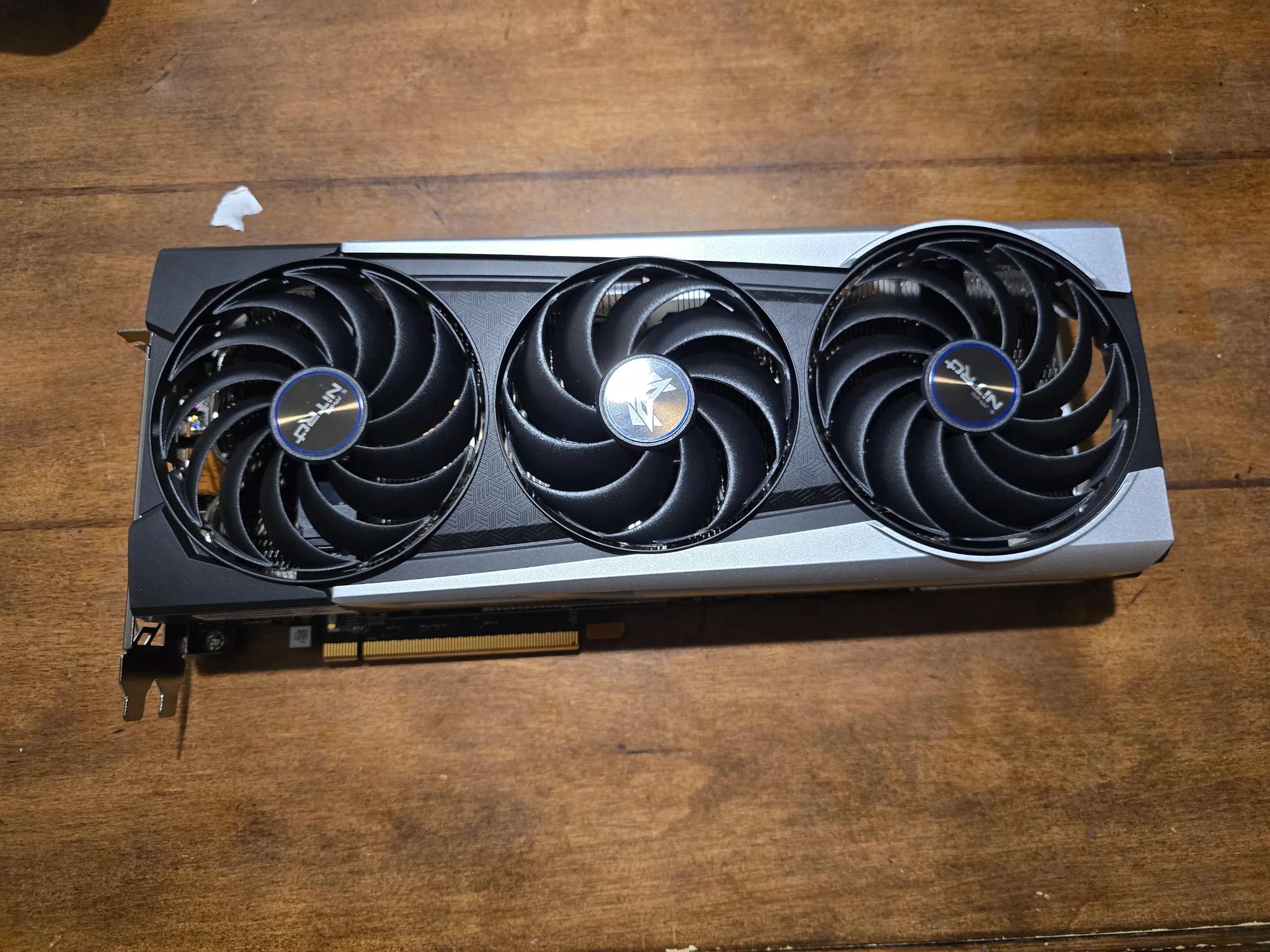 NITRO+ AMD Radeon™ RX 6700 XT